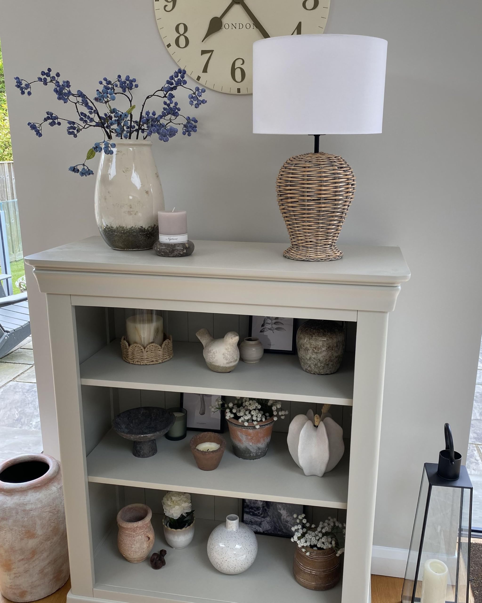 Beliani Tischlampe Rattan natürlich Vasenform mit Stoffschirm weiß Schalter Boho Furelos