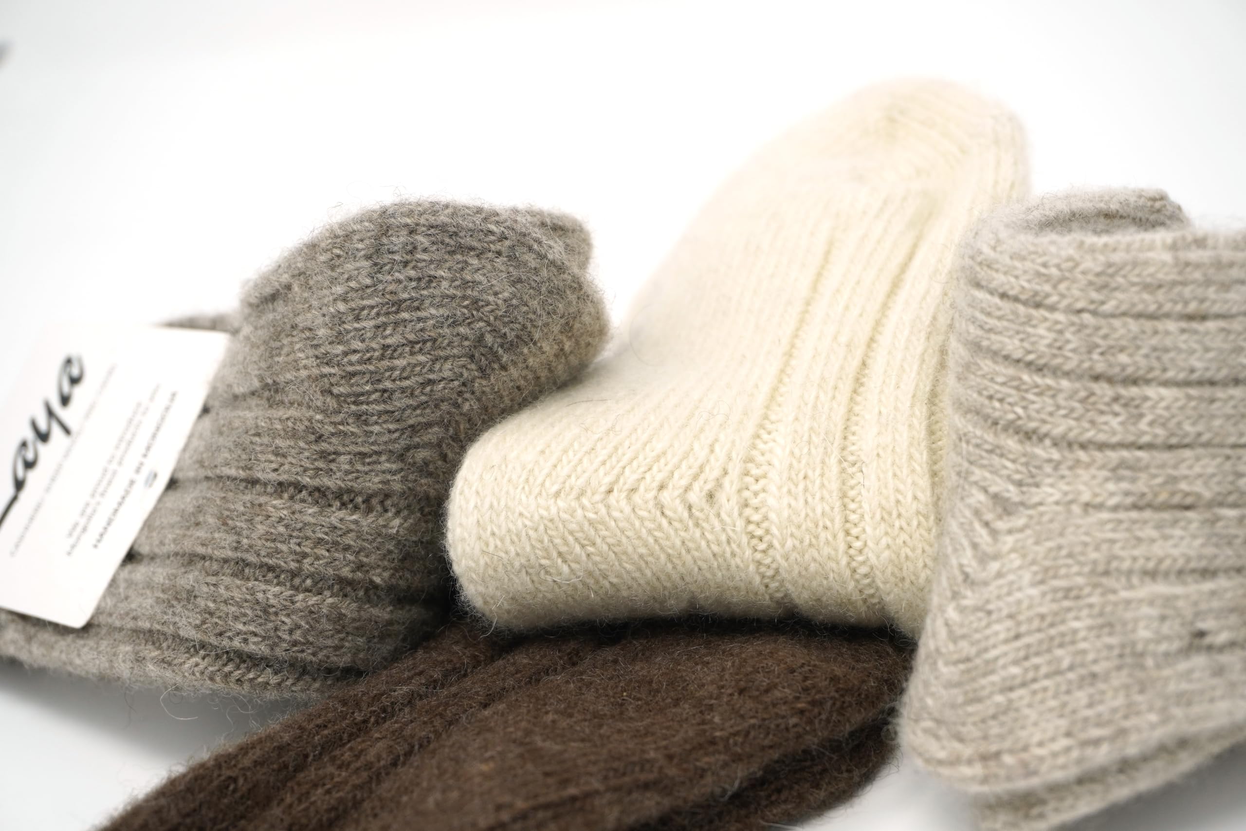 Kindersocken aus reiner Wolle – aus farbstofffreier mongolischer Bio-Schafwolle – weiche, gemütliche Winter-Essentials für kleine Kinder