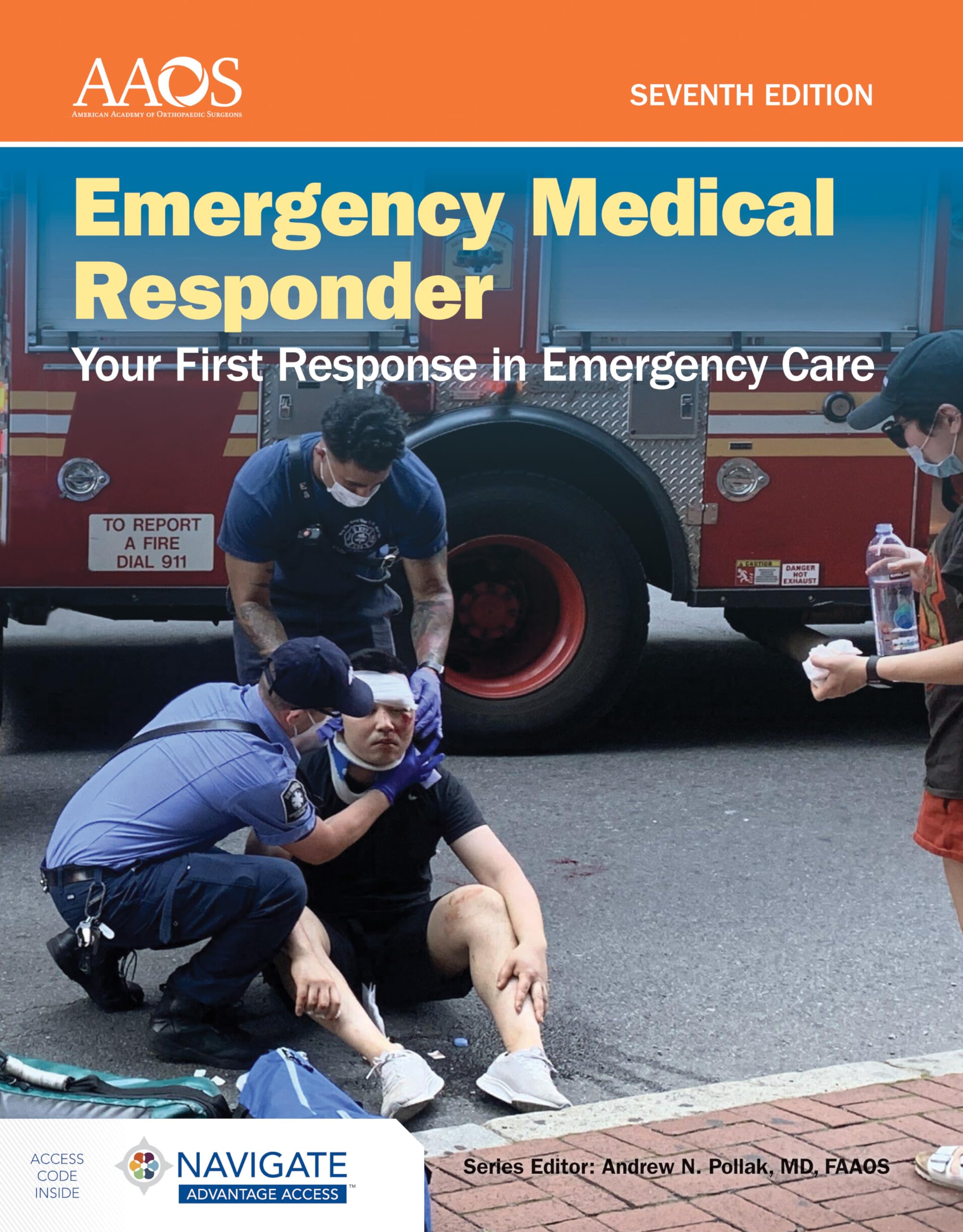 Emergency Medical Responder: Your First Response in Emergency Care includes Navigate Advantage Access Paperback – Big Book, 4 January 2021