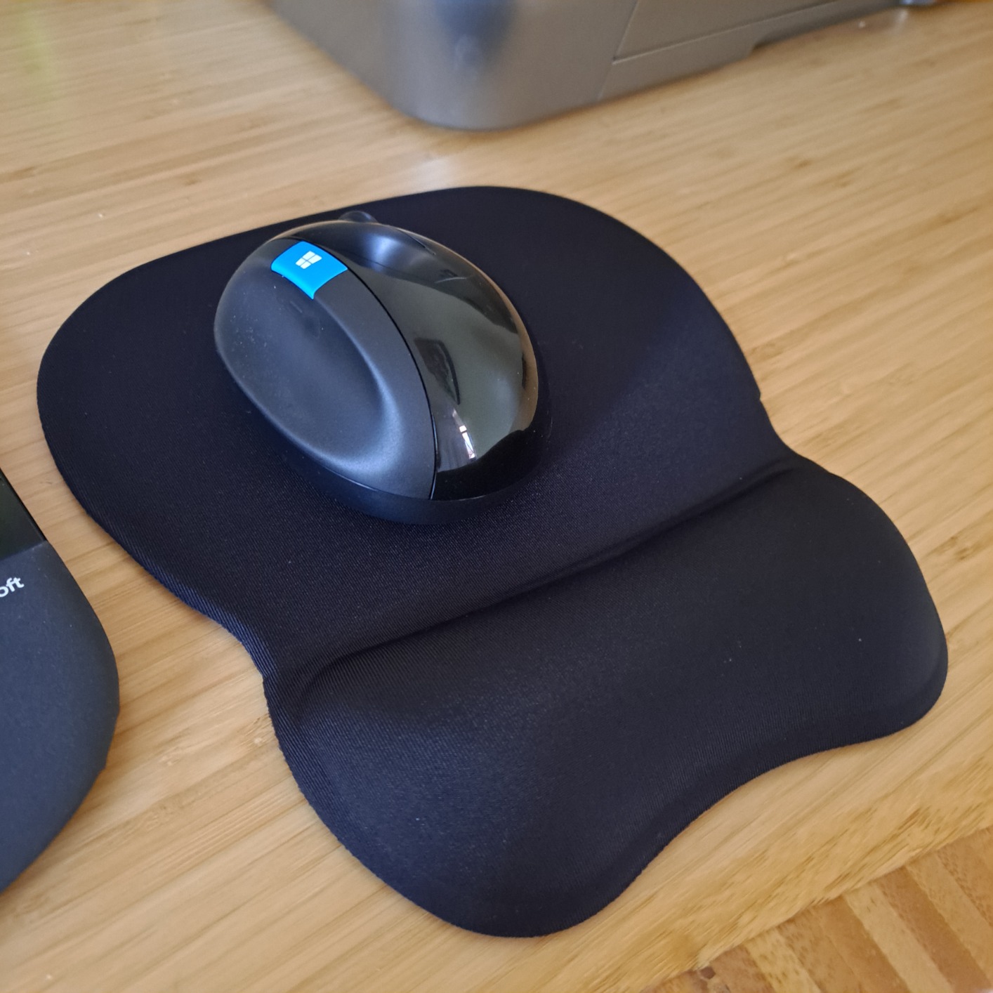 MROCO Ergonomic Mouse Pad with Gel Wrist Rest Comfortable Mouse Pad