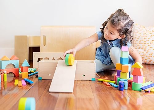 Miniatura 6 de The Block Set de Lovevery - Bloques de construcción y formas de madera maciza  caja de almacenamiento de madera 70 piezas 18 colores más de 20