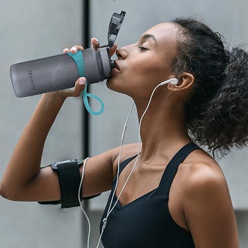 Miniatura 9 de Tritan - Botella de agua deportiva con correa magnética de transporte de silicona y tapa abierta de un clic, soporte magnético para bebidas ideal