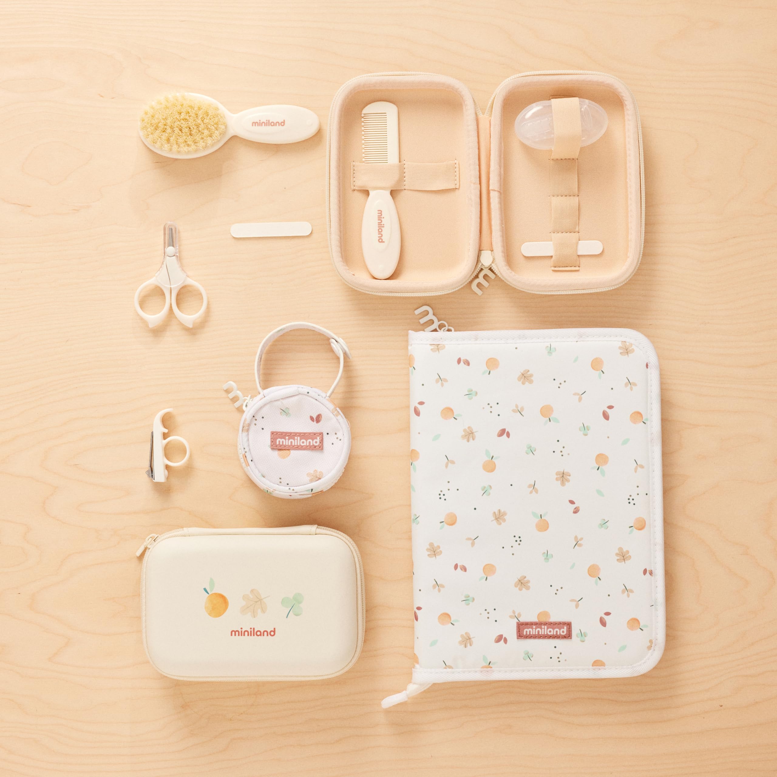 Miniland Portadocumentos Cartilla Sanitaria del Bebé, Ideal para Documentos niños y niñas, Accesorio Maternidad, Regalos Recien Nacido, Regalos para Baby Shower