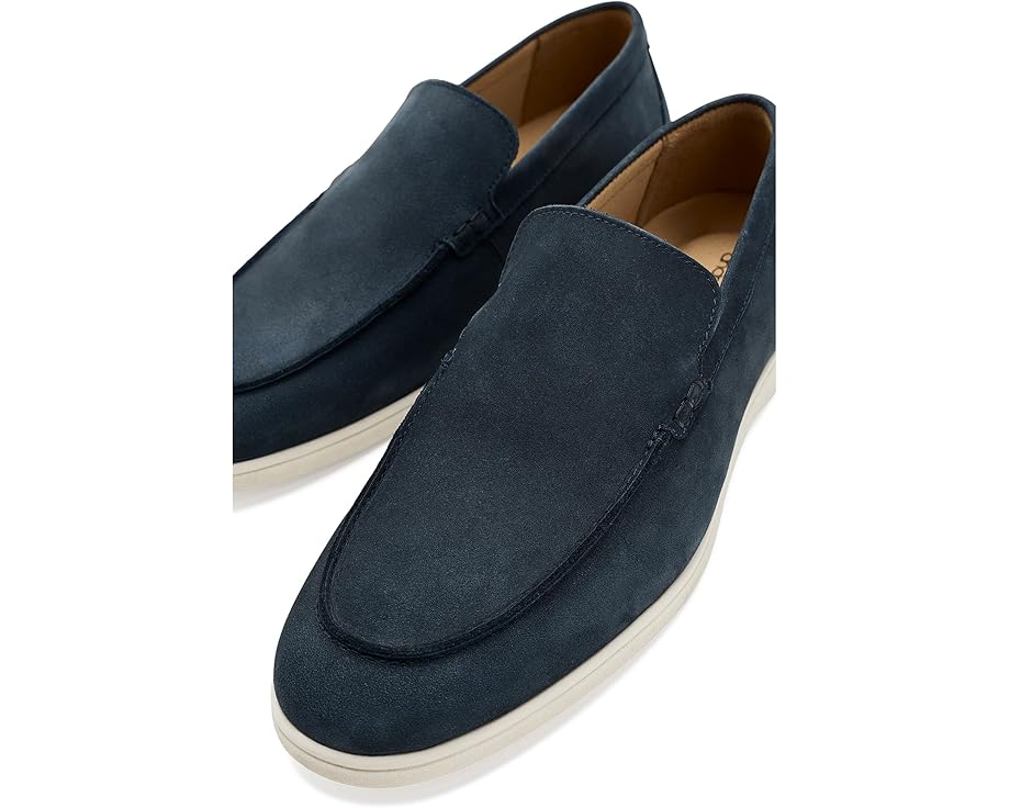 Andre Assous Maccan - Right View