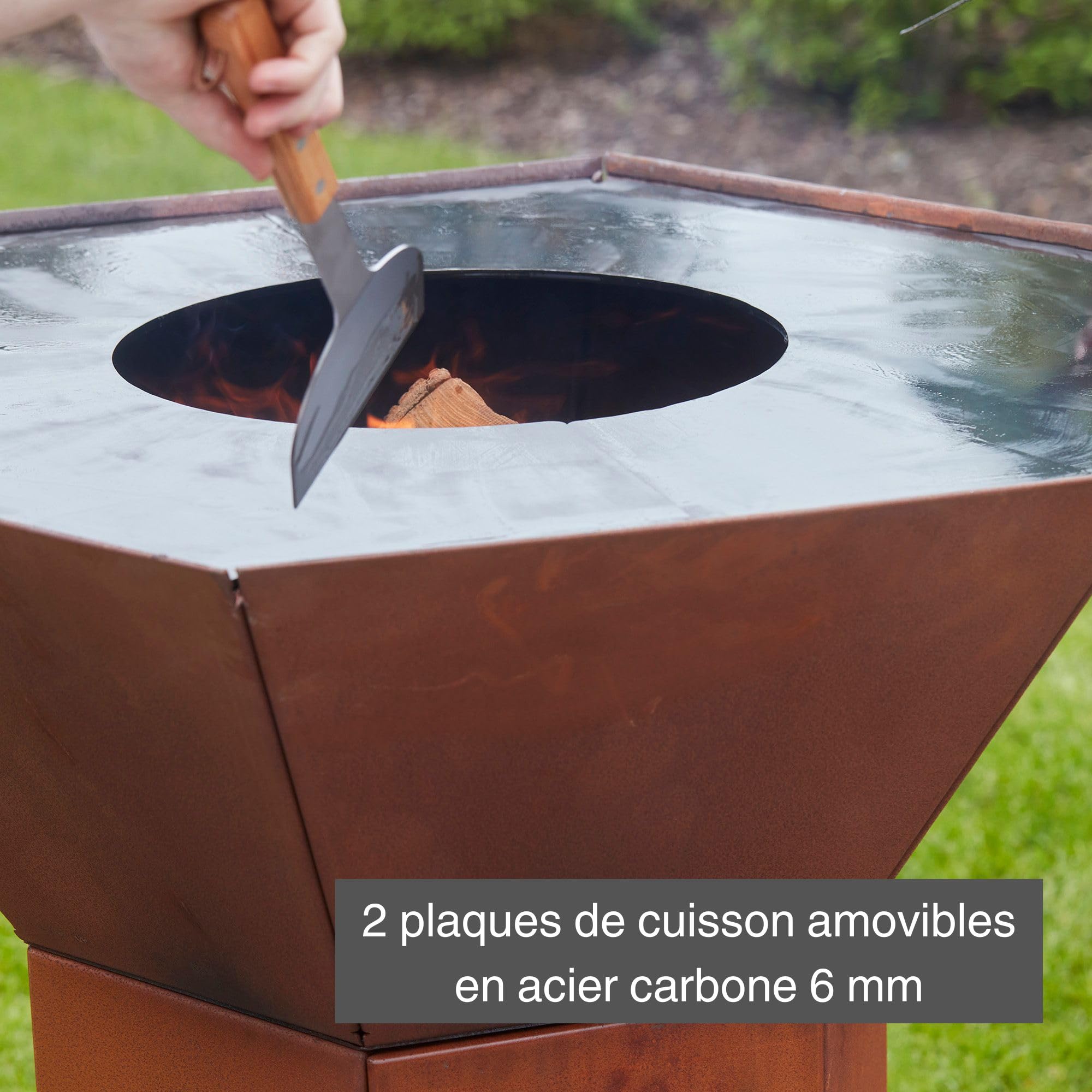 Barbecook Nestor oryginalny grill zewnętrzny na drewno z deską i podwyższoną kratką ze stali corten, 92 x 92 x 120 cm