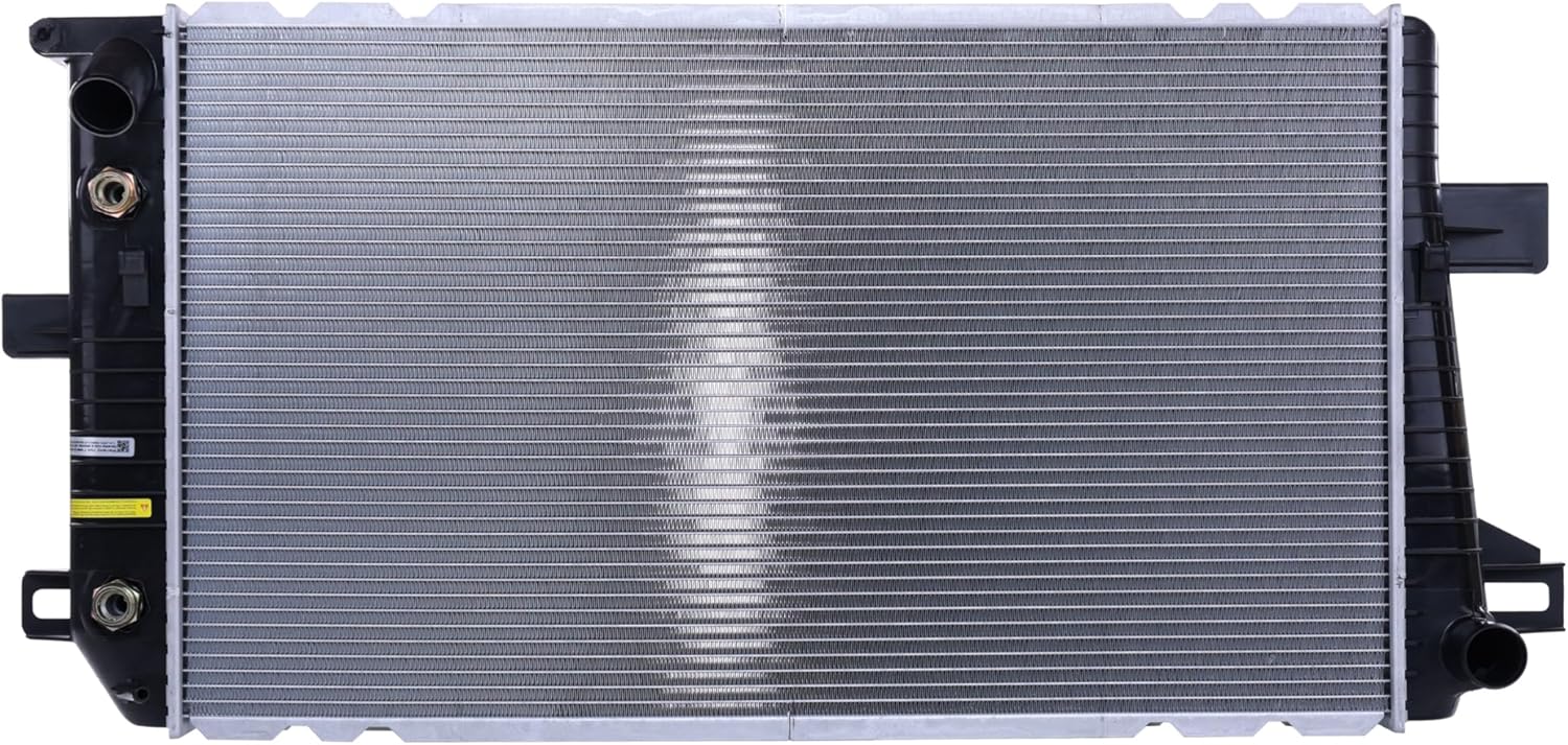 Radiator | Compatible with Chevrolet/GMC Silverado Sierra 2500 HD 35000 2003-2005 6.6L V8 | KLI2757