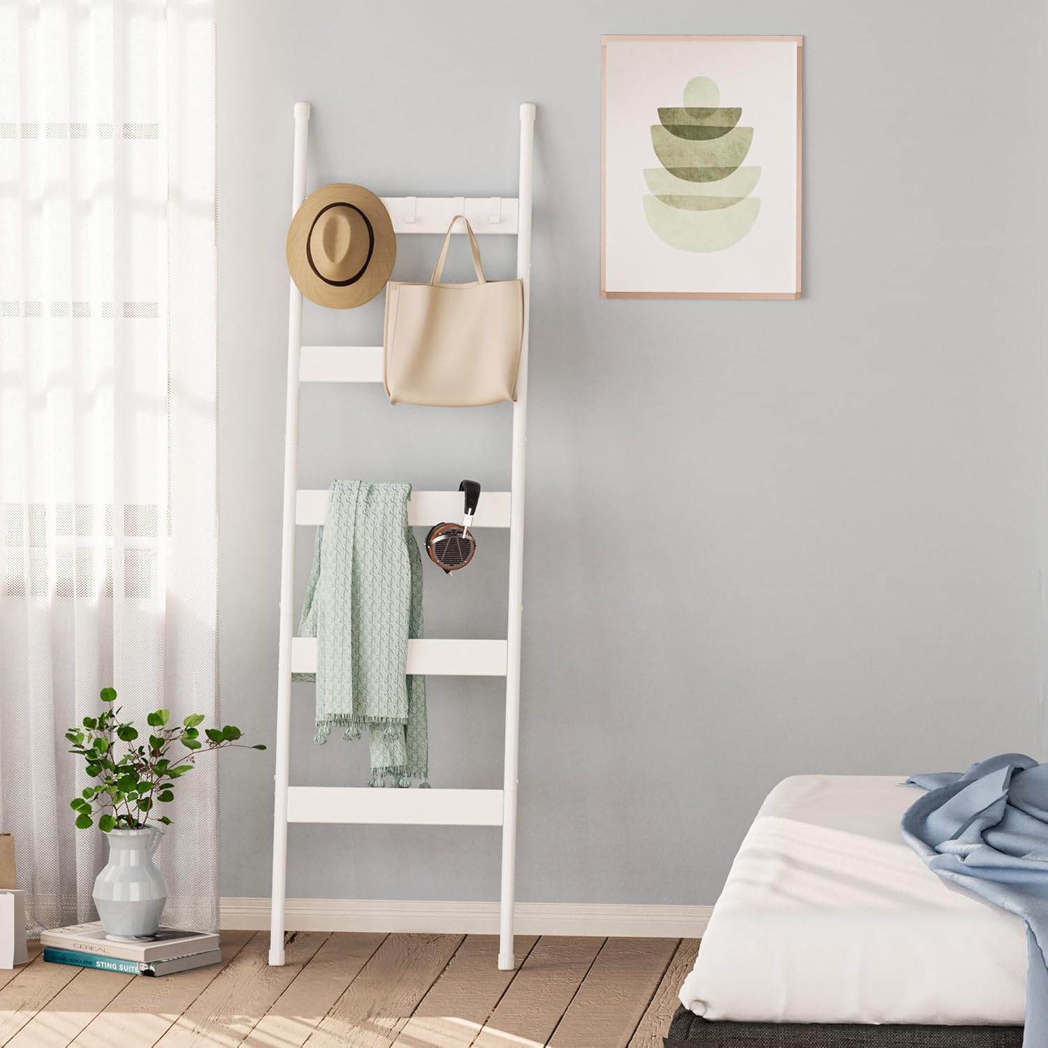 Blanket Ladder, 5-Tier Towel Holder with 4 Removable Hooks, Farmhouse Wall Leaning Decorative Rack Shelf, Wooden Towel Display Rack, Quilt Ladder for Living Room, Bedroom, White
