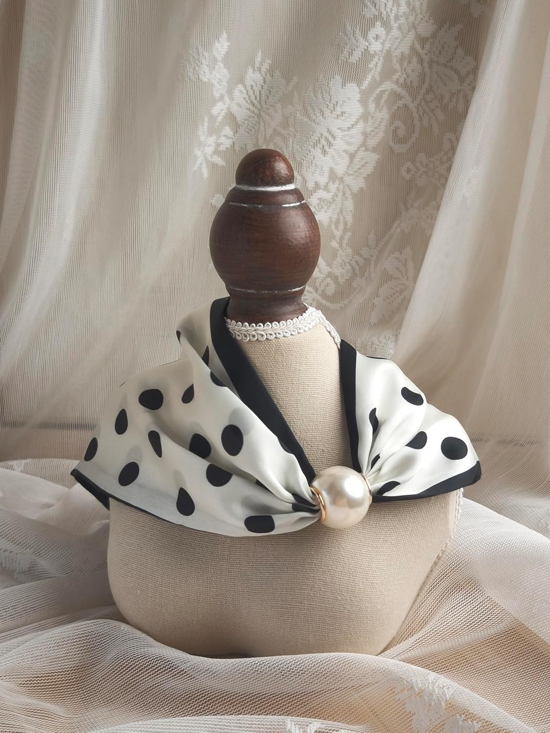 Women's Silk Pearl Magnetic Buckle Scarf with Charm Buckle Satin Square Scarf for Neck Retro Floral Print Hair Band image 2