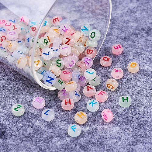 Miniatura 2 de KISSITTY 200 cuentas de letras que brillan en la oscuridad, acrílico luminoso, planas, redondas, espaciadores de joyería, cuentas del alfabeto de