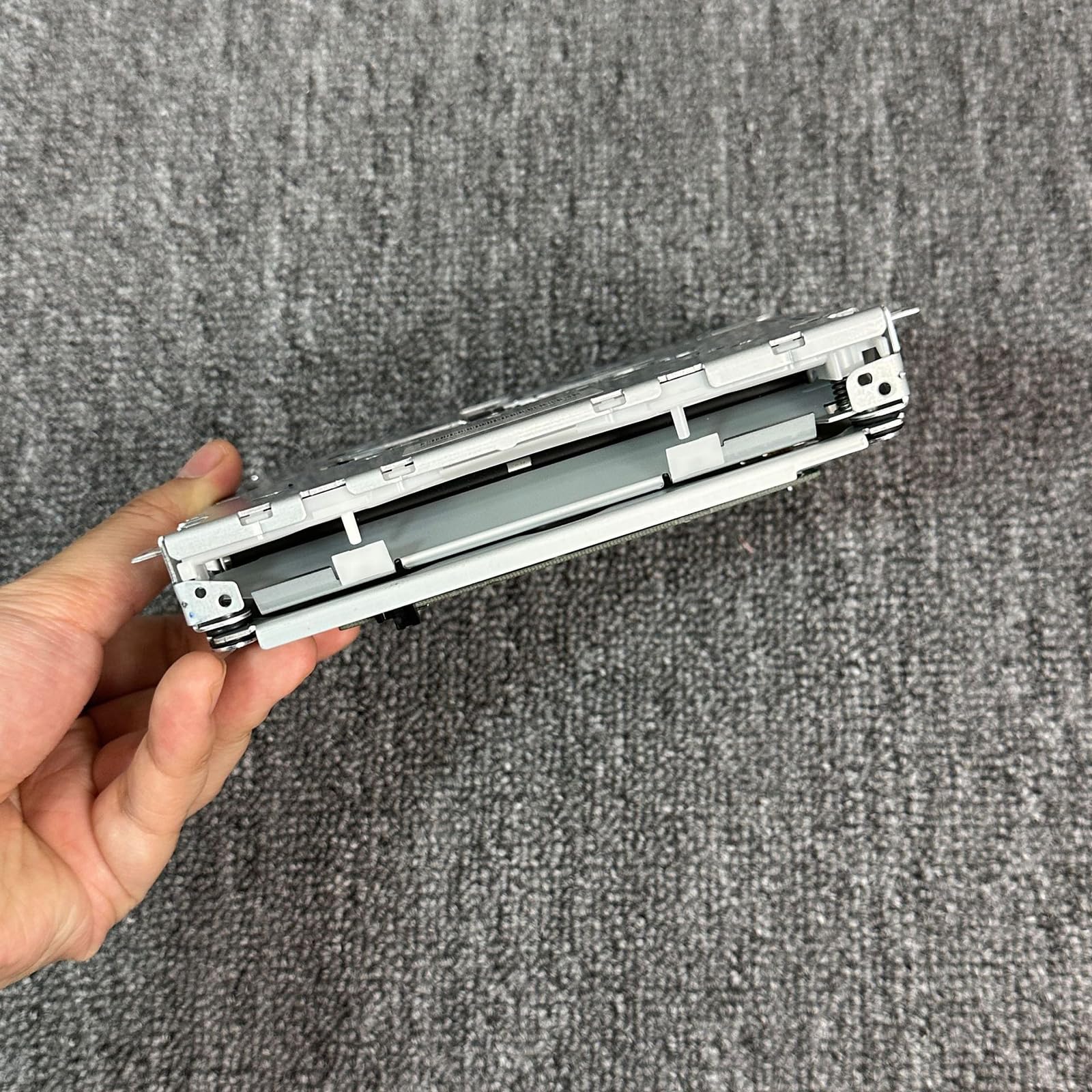 Componente de reproductor DISC de metal adicional para sistemas de sonido de vehículos. Corrección rápida de errores. Diseño estable en bulevares irregulares