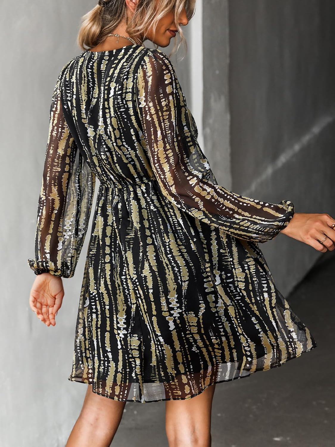 CUPSHE Women's Mini Dresses Casual Spring V Neck Chiffon Long Peasant Sleeves Flowy Spring Dress