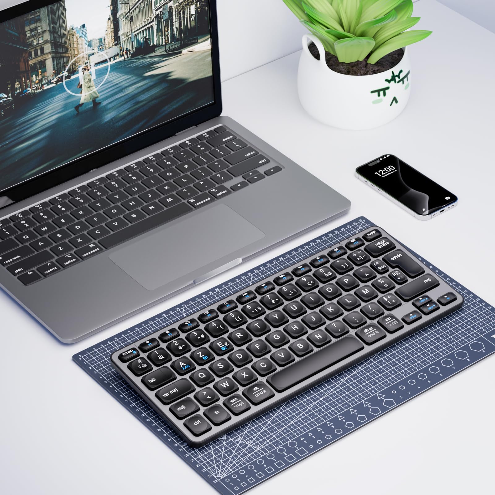 iClever Clavier Bluetooth, Clavier sans Fil, Compact, Ultra-Mince, Rechargeable, AZERTY Français pour iOS, Mac, Windows, Android,Gris