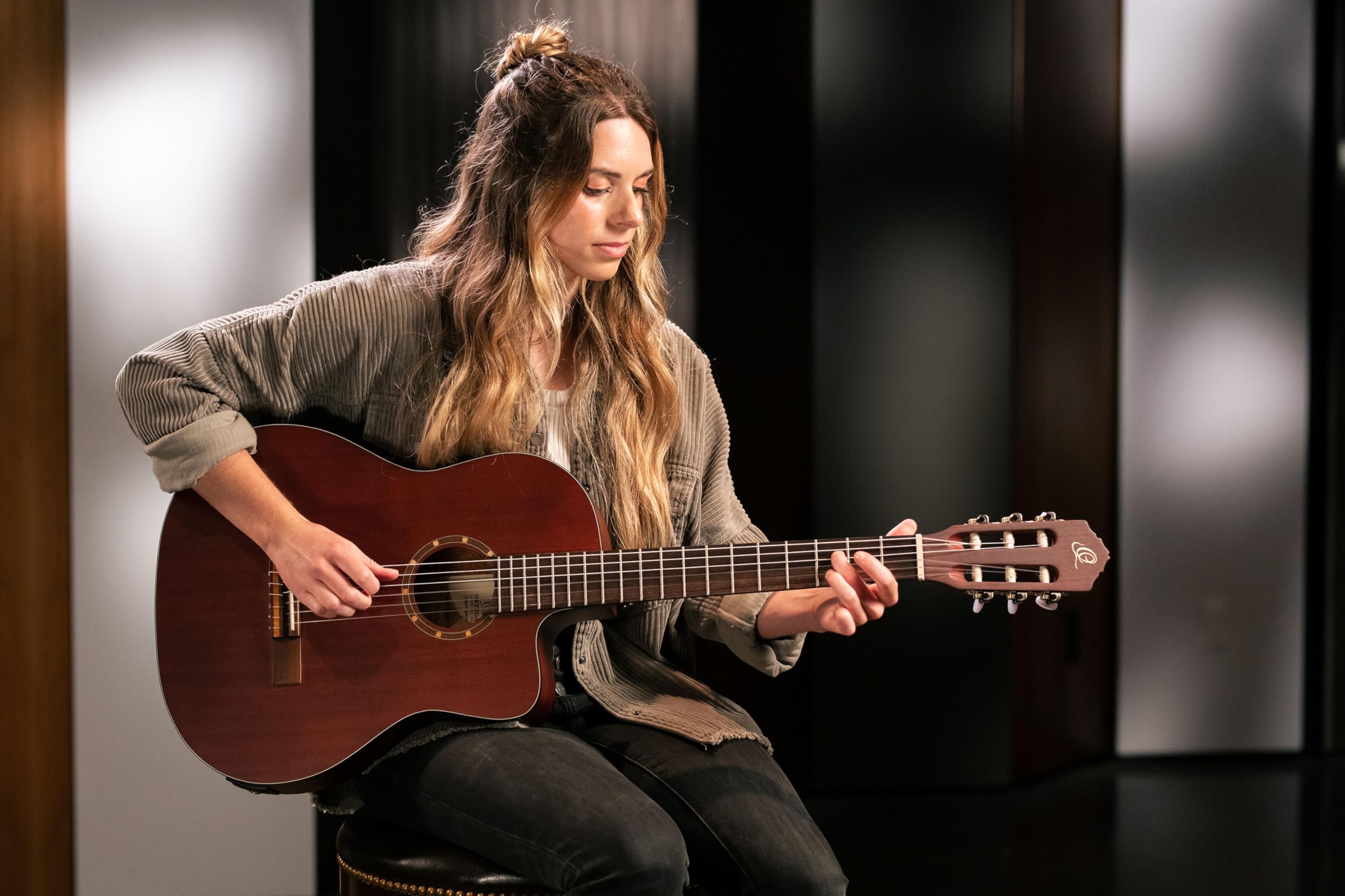 Ortega Guitars Chitarra Concerto Thinline Elettro-acustica - Serie Family - Slim Neck - include Gig Bag - Mogano (RCE125MMSN)