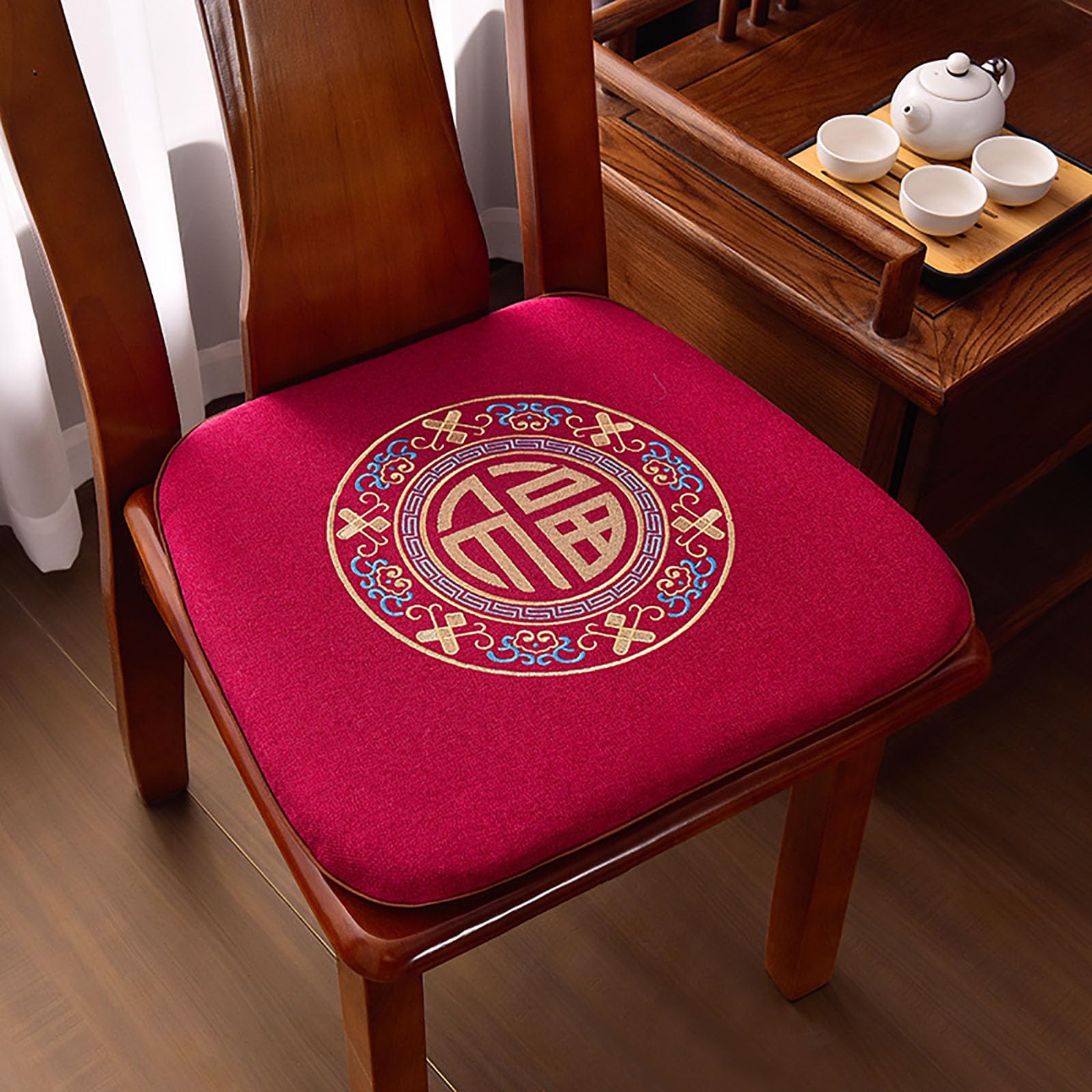 Chaise chinoise en lin avec broderie élégante et assise confortable pour salle à manger