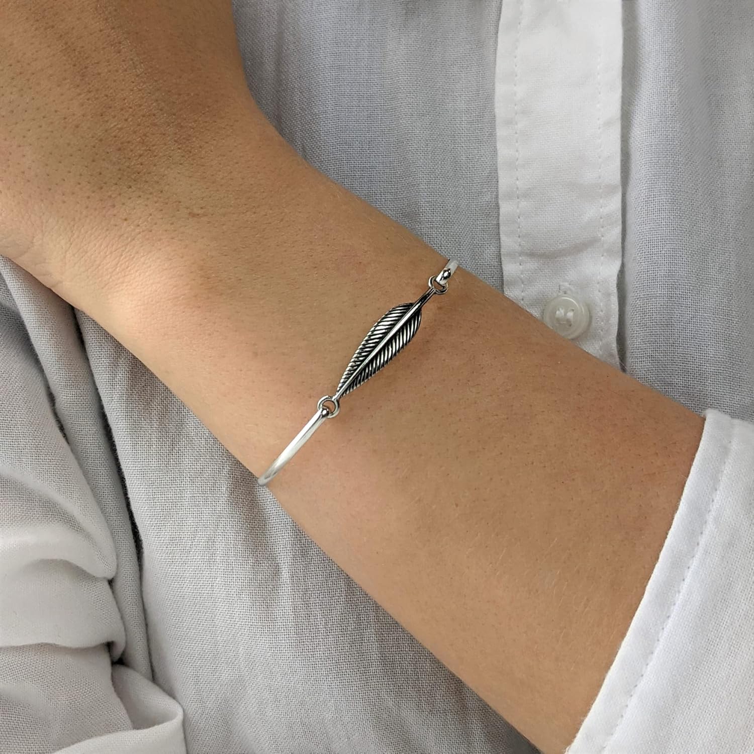 Silverly 925 Sterling Silver Feather Bangle With Hook Clasp - Solid Silver Leaf Stacking Bracelet - Nature-Inspired Jewelry for Women - Unique Gifts for Girlfriend - Symbolic Friendship Bracelets