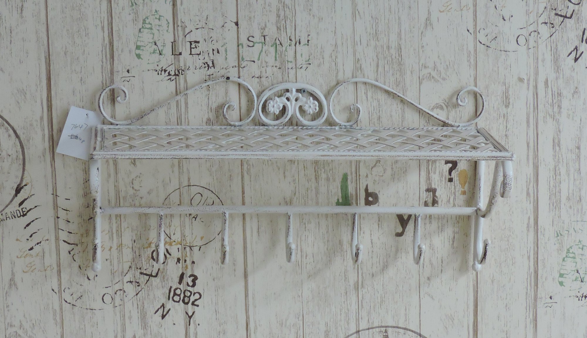 EN-222234 Mensola con 7 Appendini Stile Shabby in Ferro Battuto colore Panna. H 24 X 50 X 20 Cm