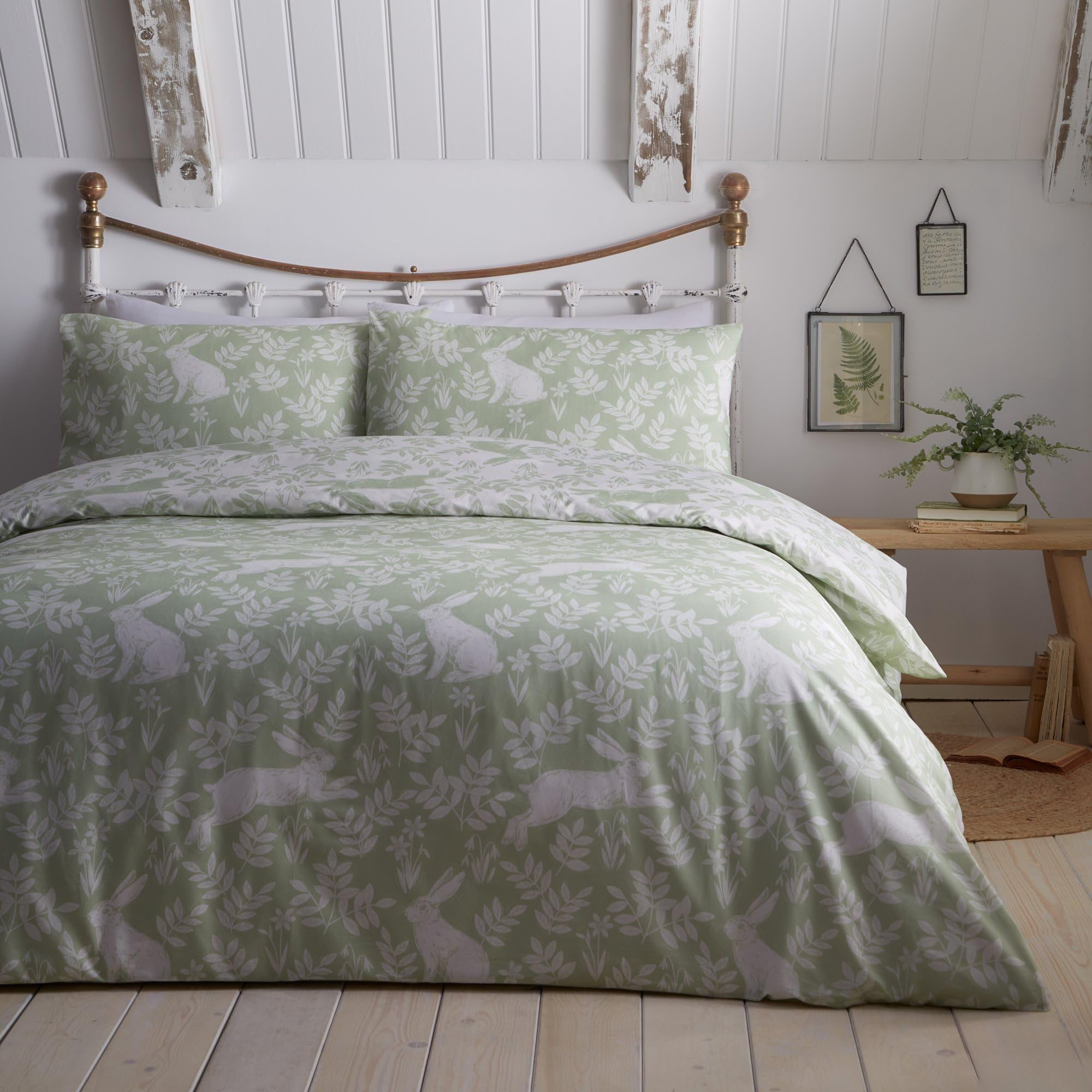 Dreams & Drapes - Sage Green Spring Rabbit Duvet Cover - Double Bedding Size (200 x 200cm) - Reversible Design - Easy Care - 2x Pillowcases - White Bedding with Florals & Bunnies - Rabbit Duvet Cover