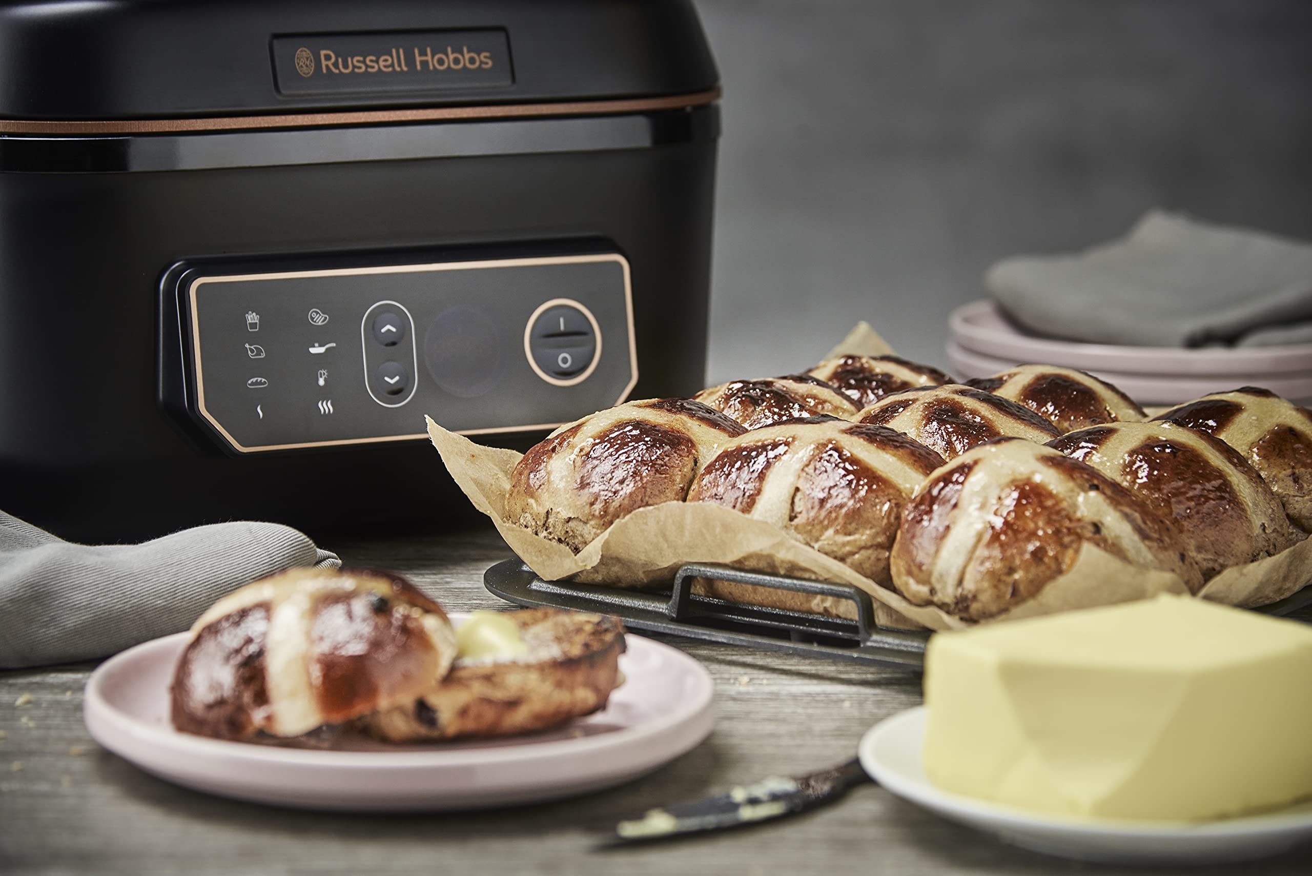 Russell Hobbs Friggitrice ad aria + Multicooker, XXL 5.5 L, 8 funzioni cottura, Energy saving, doppie resistenze come un forno, no olio, 1600 W, lavastoviglie ok, max 260°C, Satisfry & Grill 26520-56