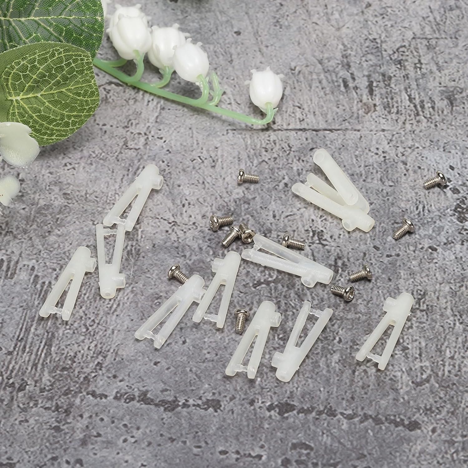 MECCANIXITY 12Pcs Plastic Adjusting Chuck, 4 Hole Adjustment Needle Control Horn Rudder Angle with Screw for RC Airplane KT DIY Model Plane Parts Accessories, White