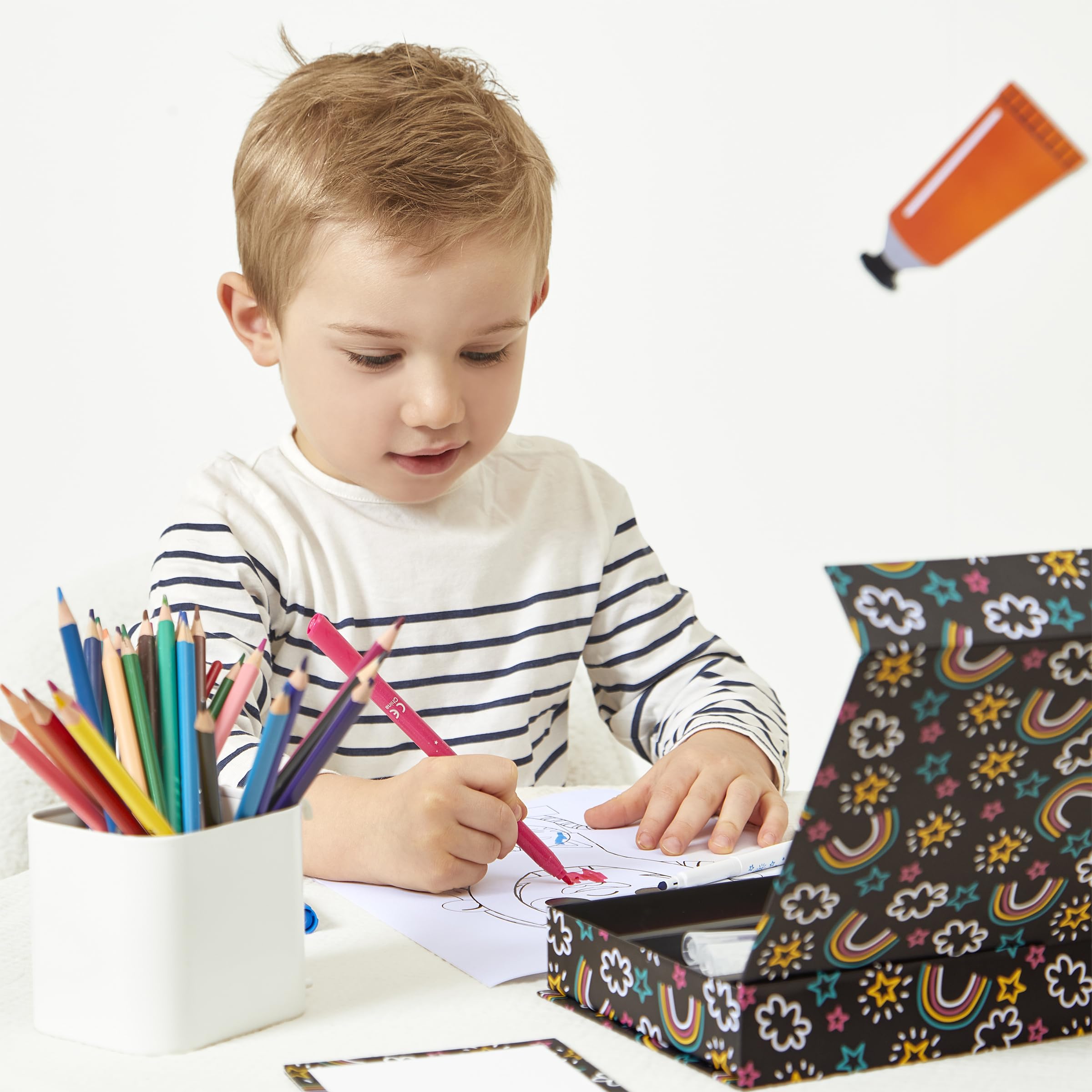 Janod, 42-piece Colouring Set, 12 Colouring Cards, 10 Felt-Tip Pens, 5 Glitter Pens, 7 Magic Pens - Image 3