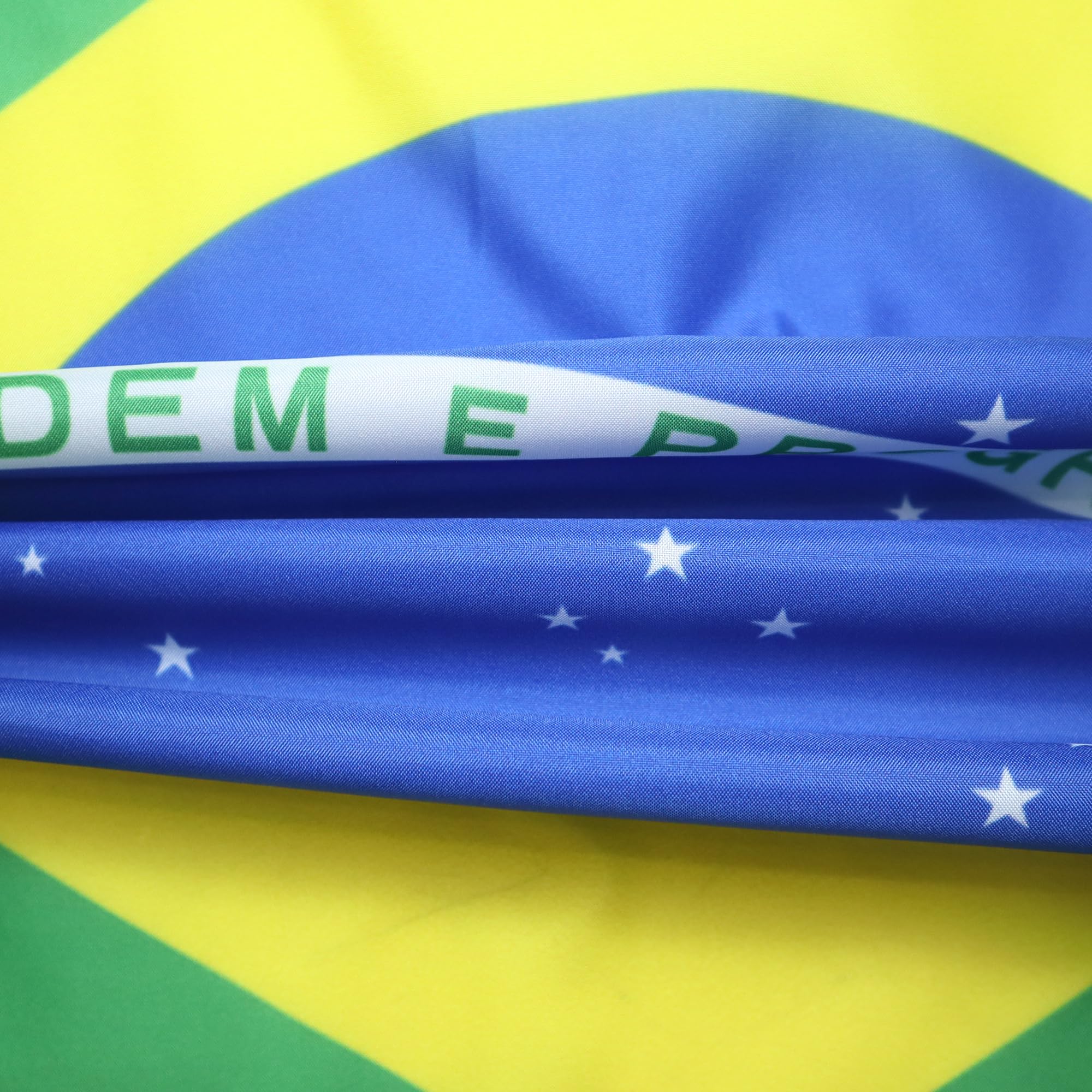 Drapeau Brésil avec Fourreau pour Hampe, 90cm x 60cm
