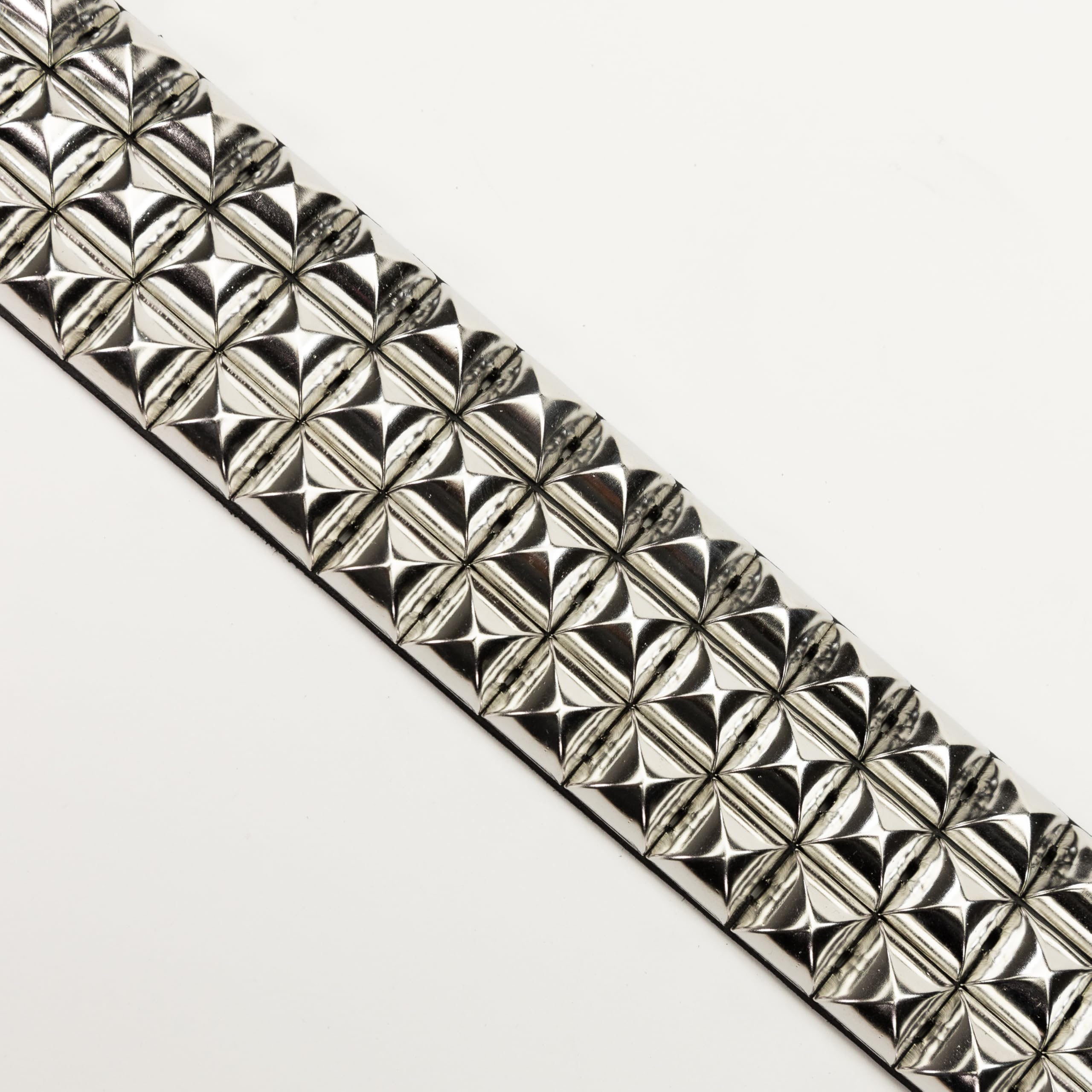 Heart Rock Cintura con borchie Piramide in ferro, cintura uomo pelle stile rock e biker, cintura nera borchie nickel free - Made in italy