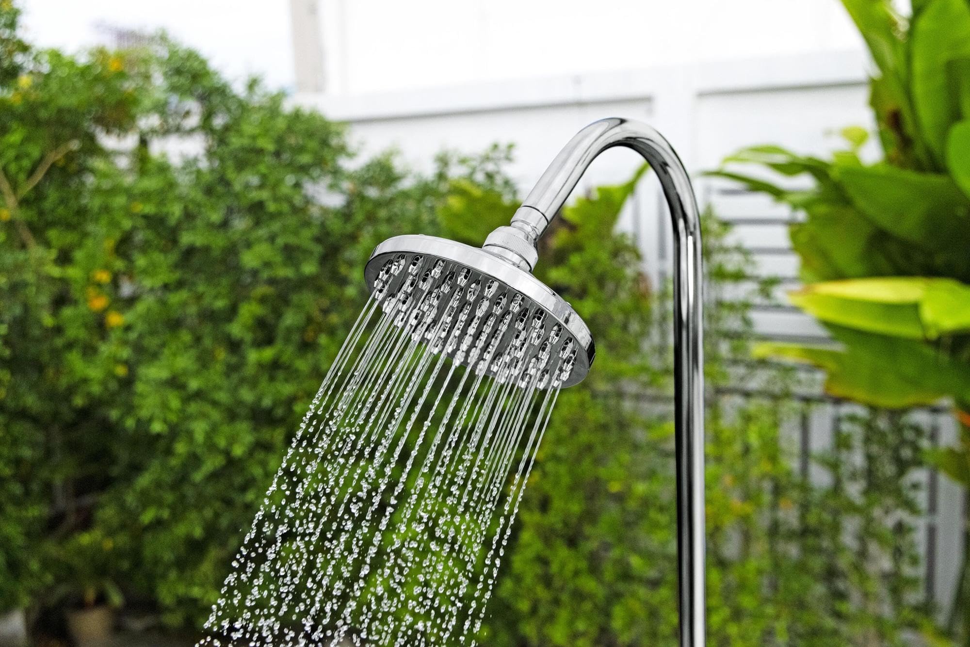 GrecoShop Doccia Solare da Giardino per Piscina 8L – Doccia Esterna con Serbatoio Riscaldato dal Sole, Temperatura Regolabile, Facile Installazione, Ideale per Outdoor, Campeggio e Terrazza