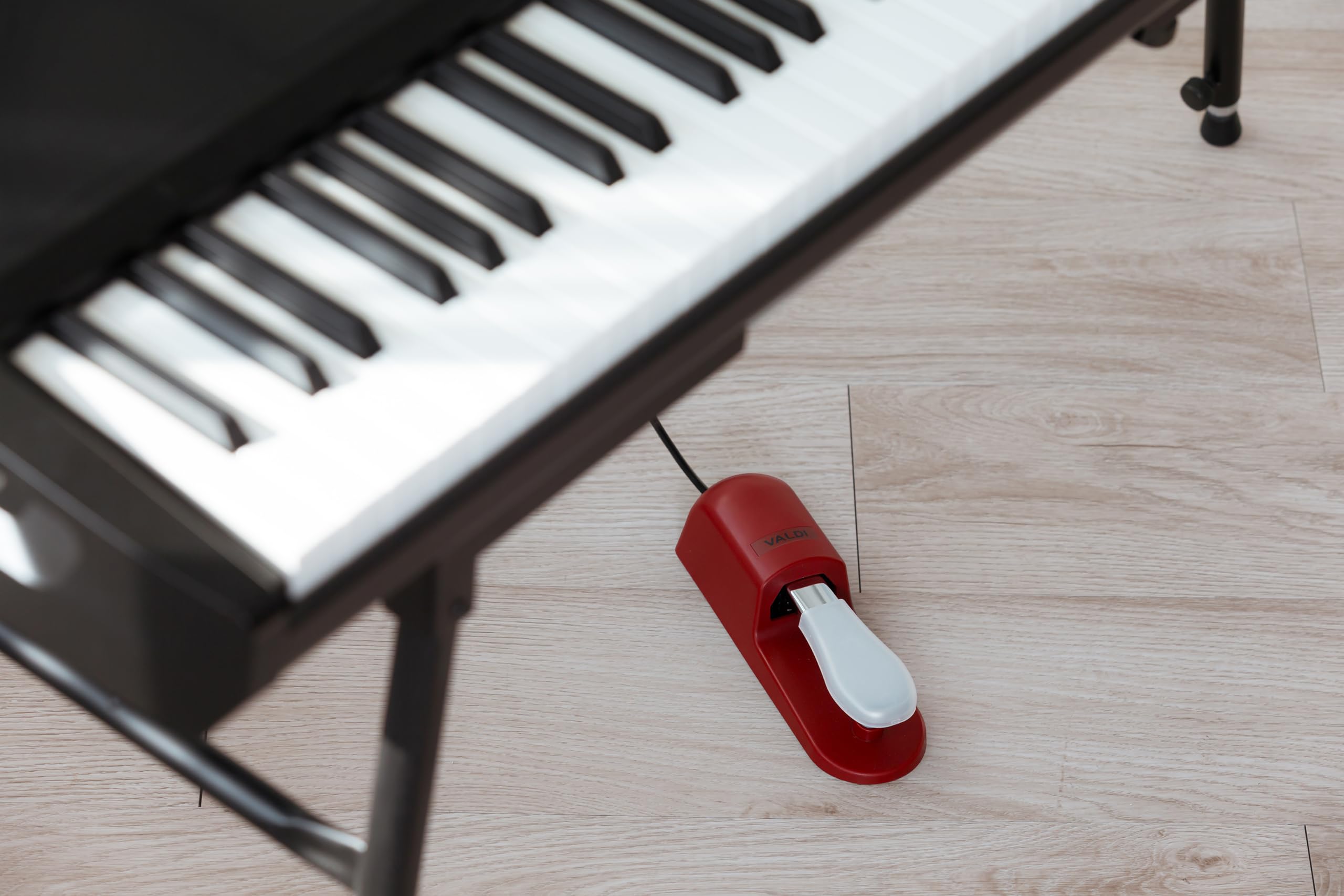 VALDI BP-3 Sustain Pedal - Pedale universale per tastiera, pianoforti digitali, tastiere MIDI e sintetizzatori, interruttore di conversione per tutte le marche, jack da 1/4", design antiscivolo, cavo