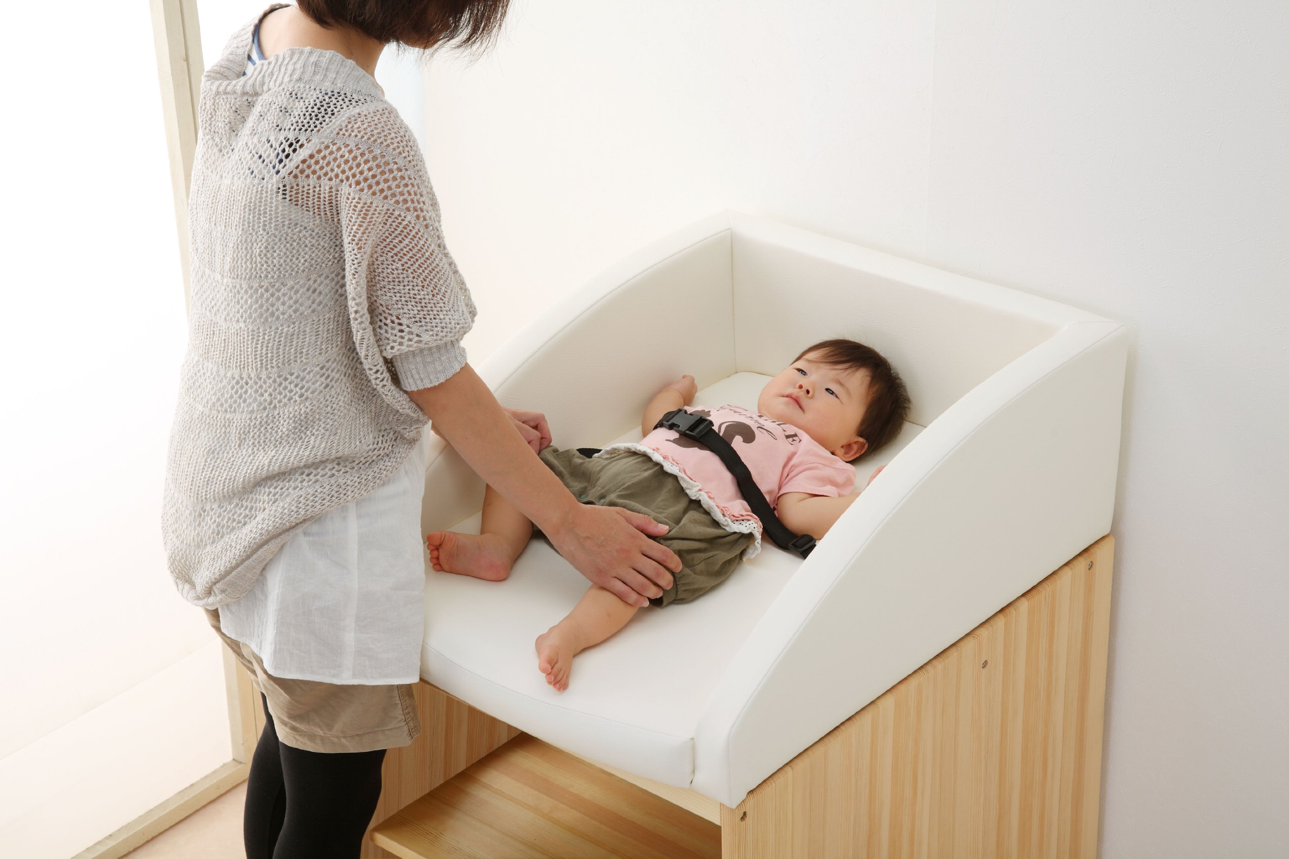 Amazon.co.jp: ヤマサキ 業務用おむつ交換台 ナチュラル G-001 : 産業