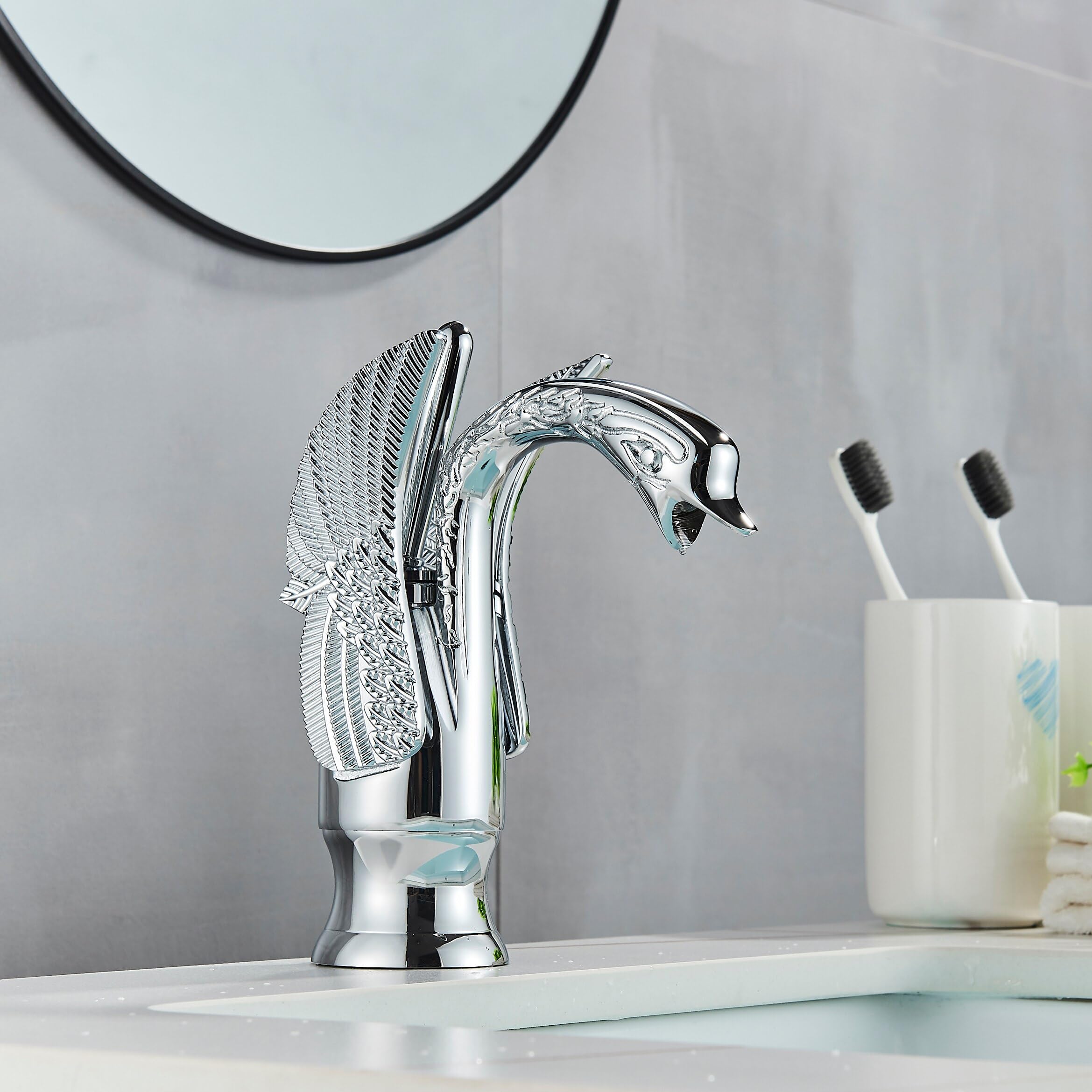Mitigeur lavabo court finitions or et chrome avec eau chaude froide