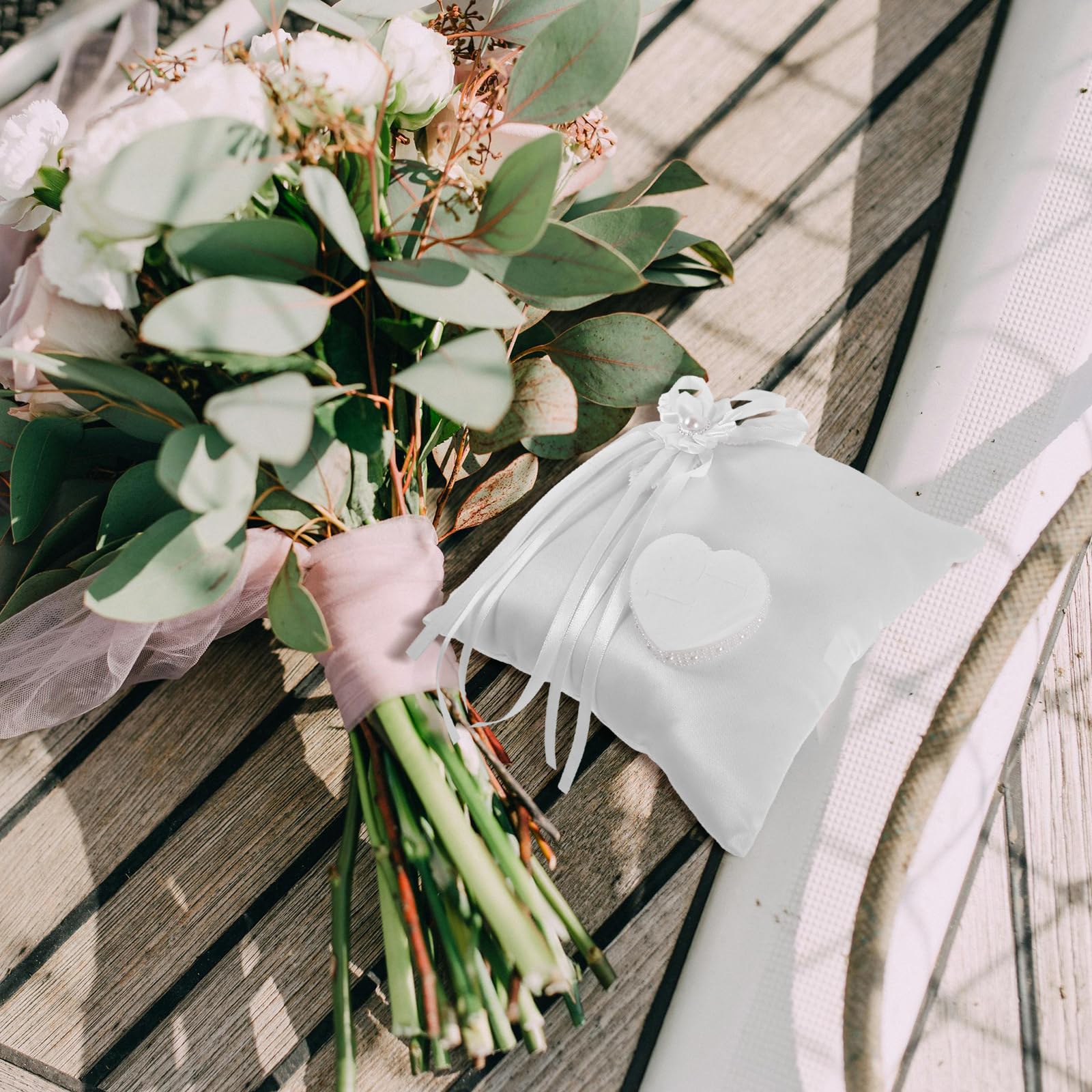 BESPORTBLE - Cuscino per anelli con anello quadrato, stile romantico, colore: bianco