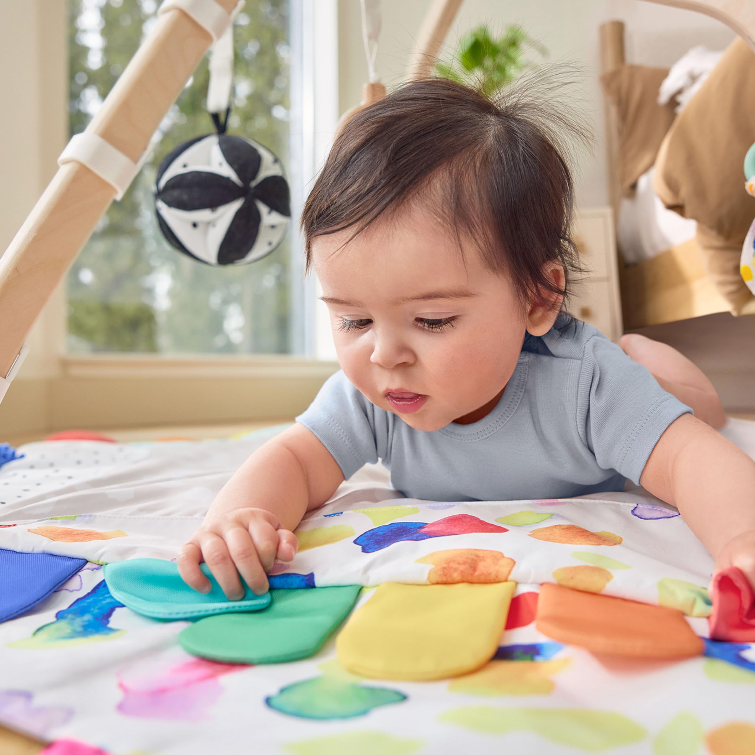 Lovevery Tapis d'Éveil Bébé avec Arche de Jeu en Bois, 5 Zones, Développement l'enfant, Dès la Naissance