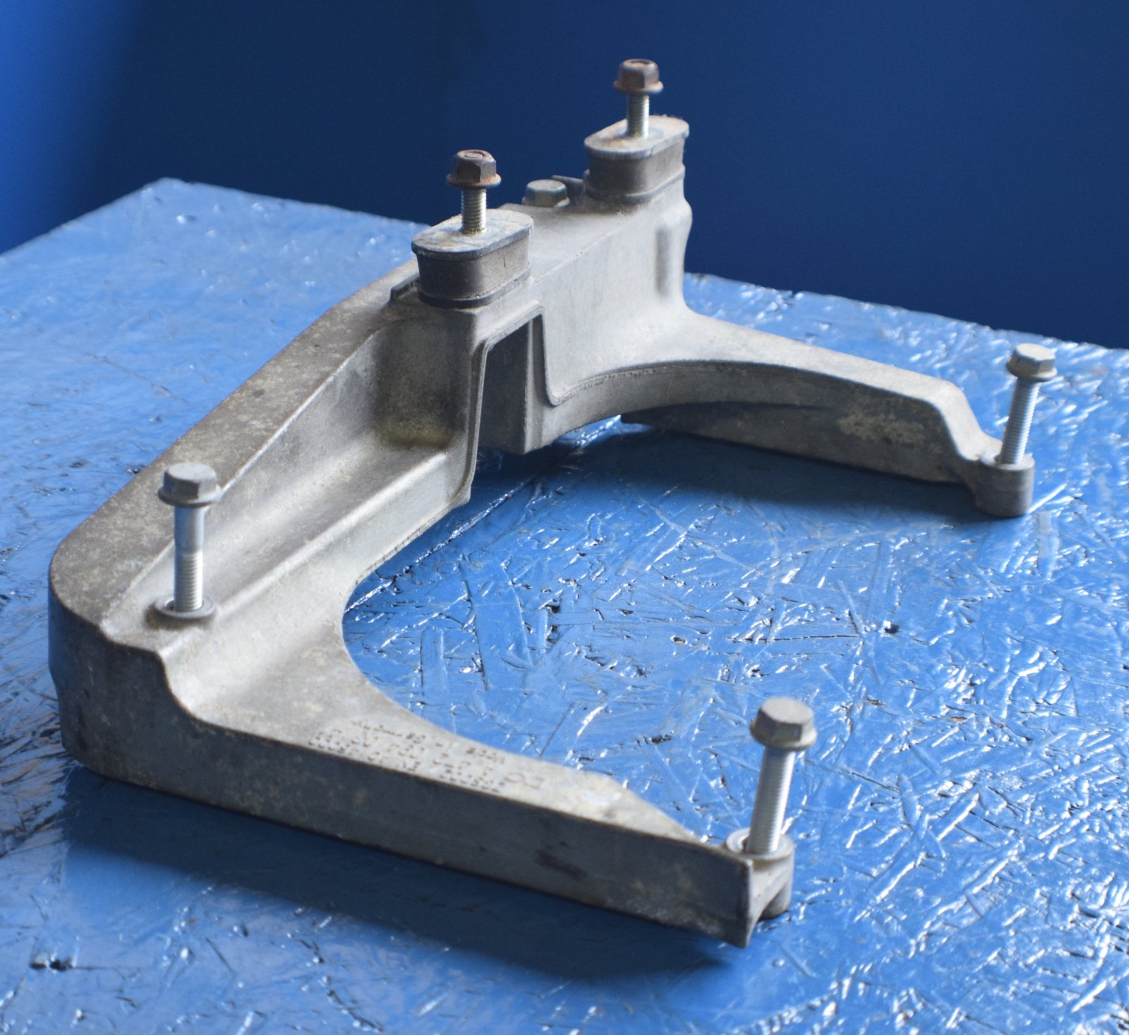 Amazon.com: FREIGHTLINER AIR Support Bracket with Bolts P/N 