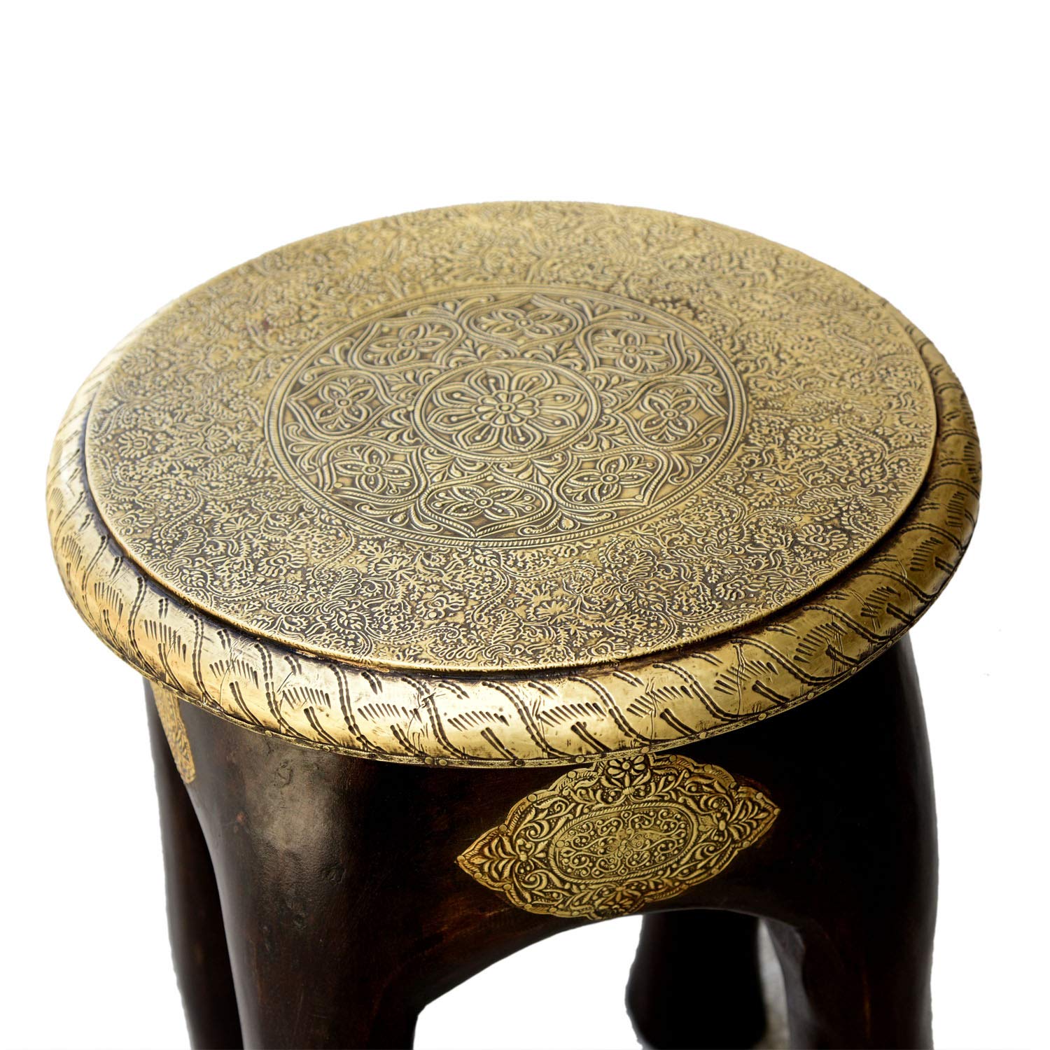 Casa Moro Orientalischer Sitzhocker Kamala H 45 x Ø 34 cm rund aus Massivholz Mango handgeschnitzt mit Messing verziert | Kunsthandwerk Pur | Vintage Holz-Hocker Beistelltisch | MA03-24