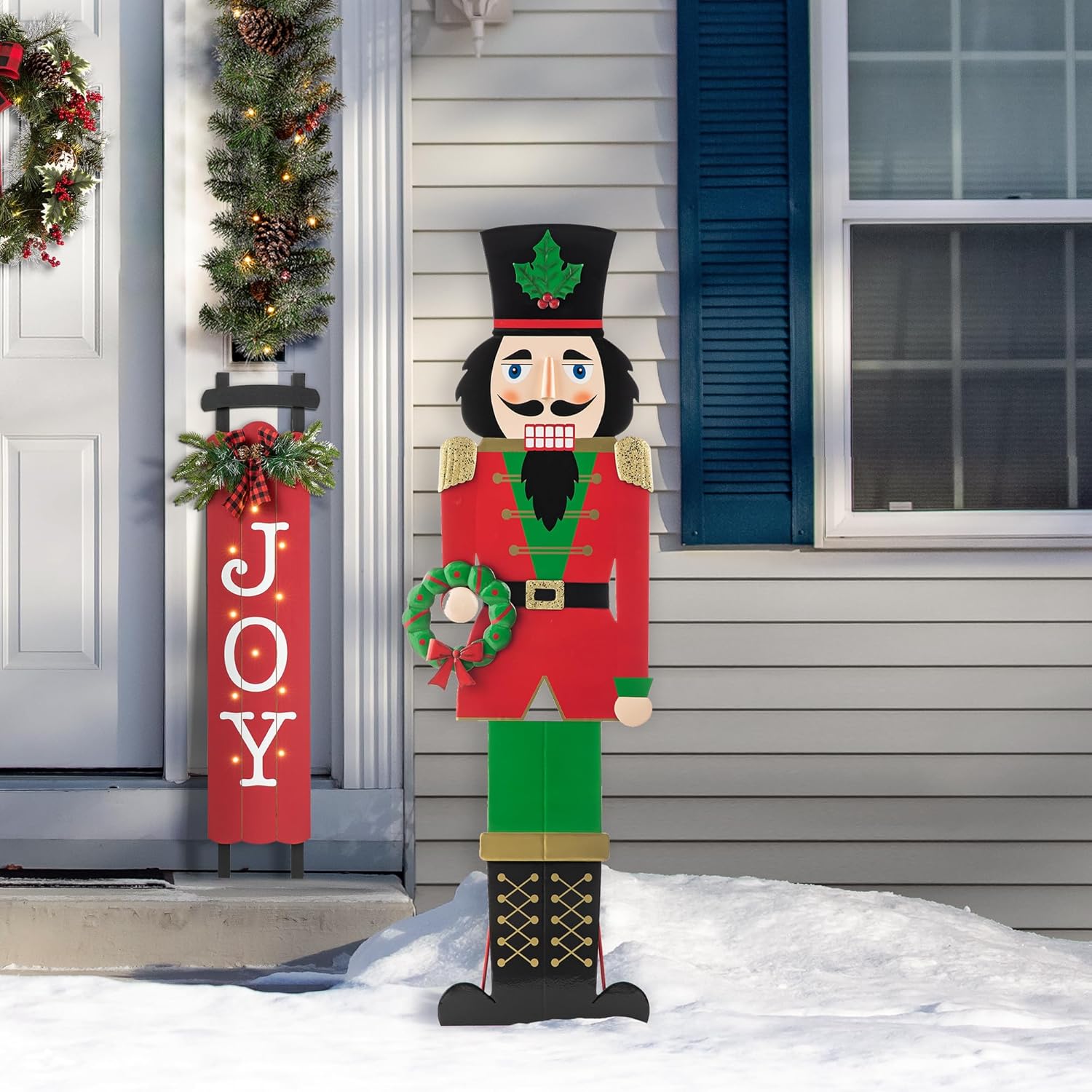 Glitzhome 60”H Metal Christmas Soldier Nutcracker Porch Decor Rustic Nutcracker w/Wreath Standing Porch Sign Merry Christmas Welcome Sign Holiday Party Outdoor Indoor Xmas Decorations