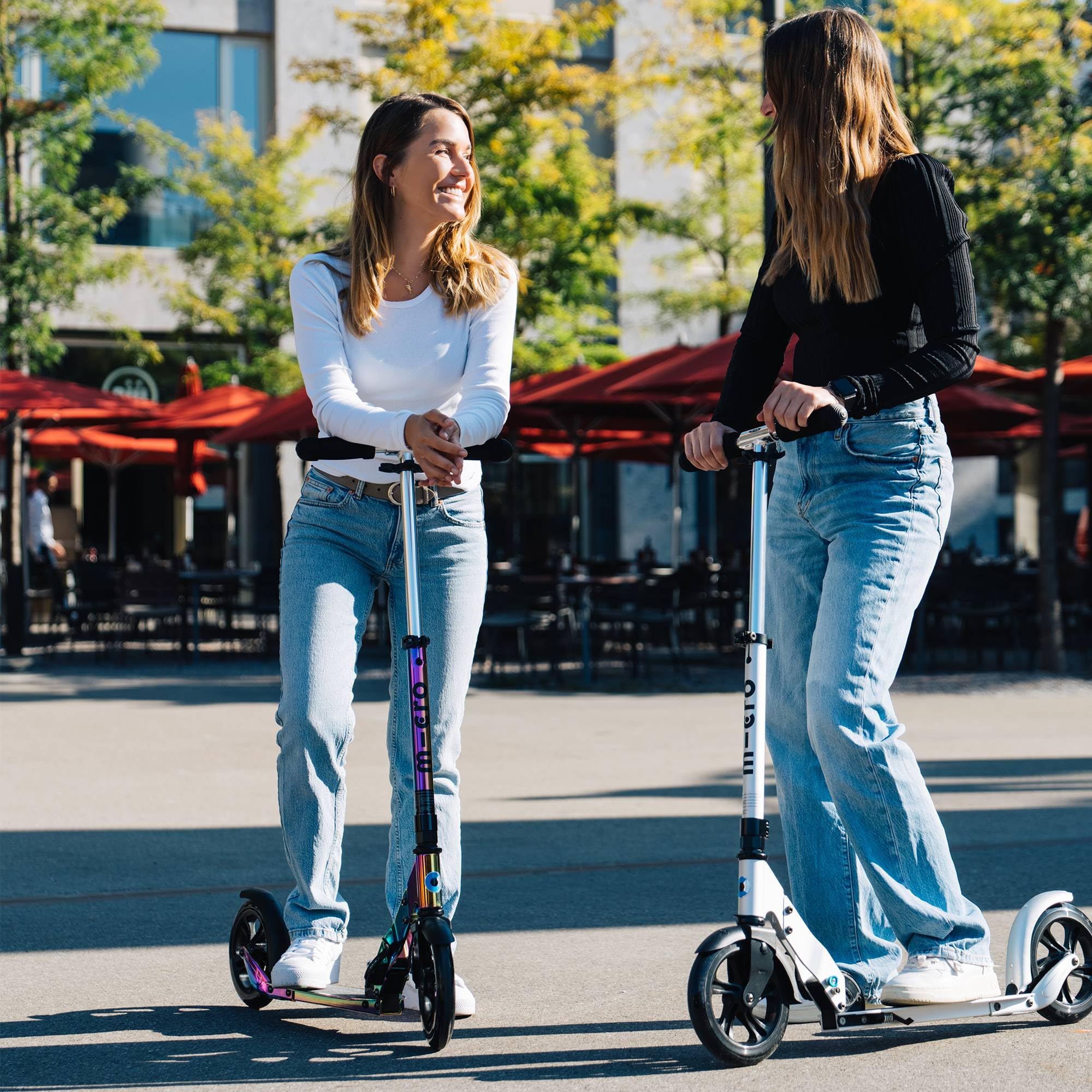 Micro® Classic El Original | Patinete 2 Ruedas 200mm PU Rodamientos ABEC9 | Deslizamiento Suave sin esfuezo | Muy Ligero y Elegante | Scooter Plegable y Duradero | Jóvenes y Adultos