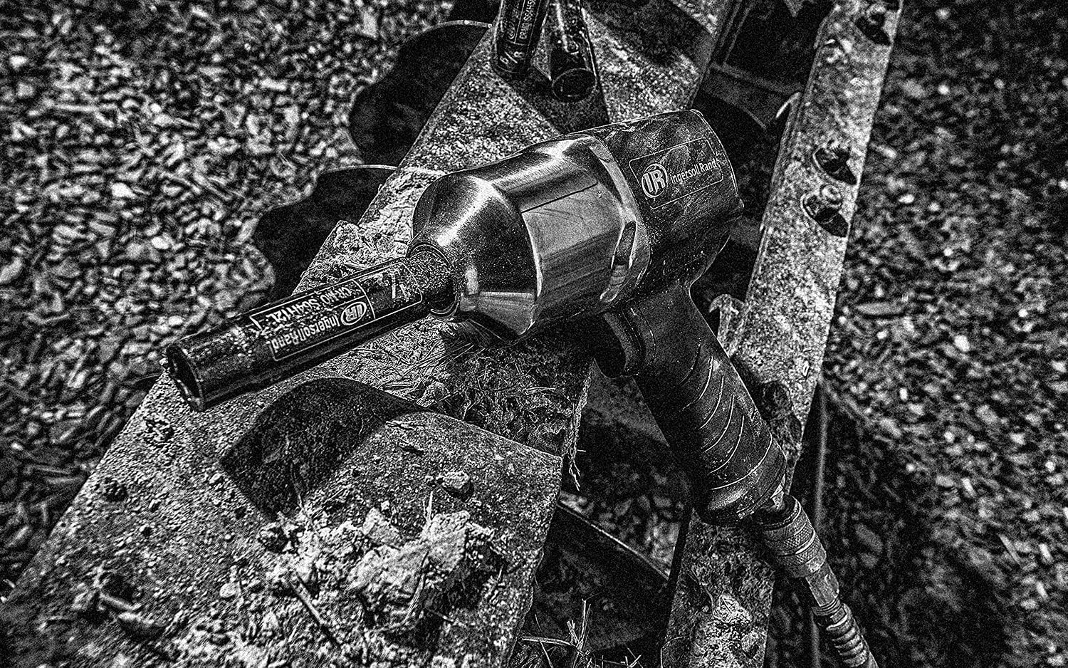 Ingersoll Rand EB2125X 1/2" Air Impact Wrench, 690 ft-Lbs Max Torque, Pistol Grip