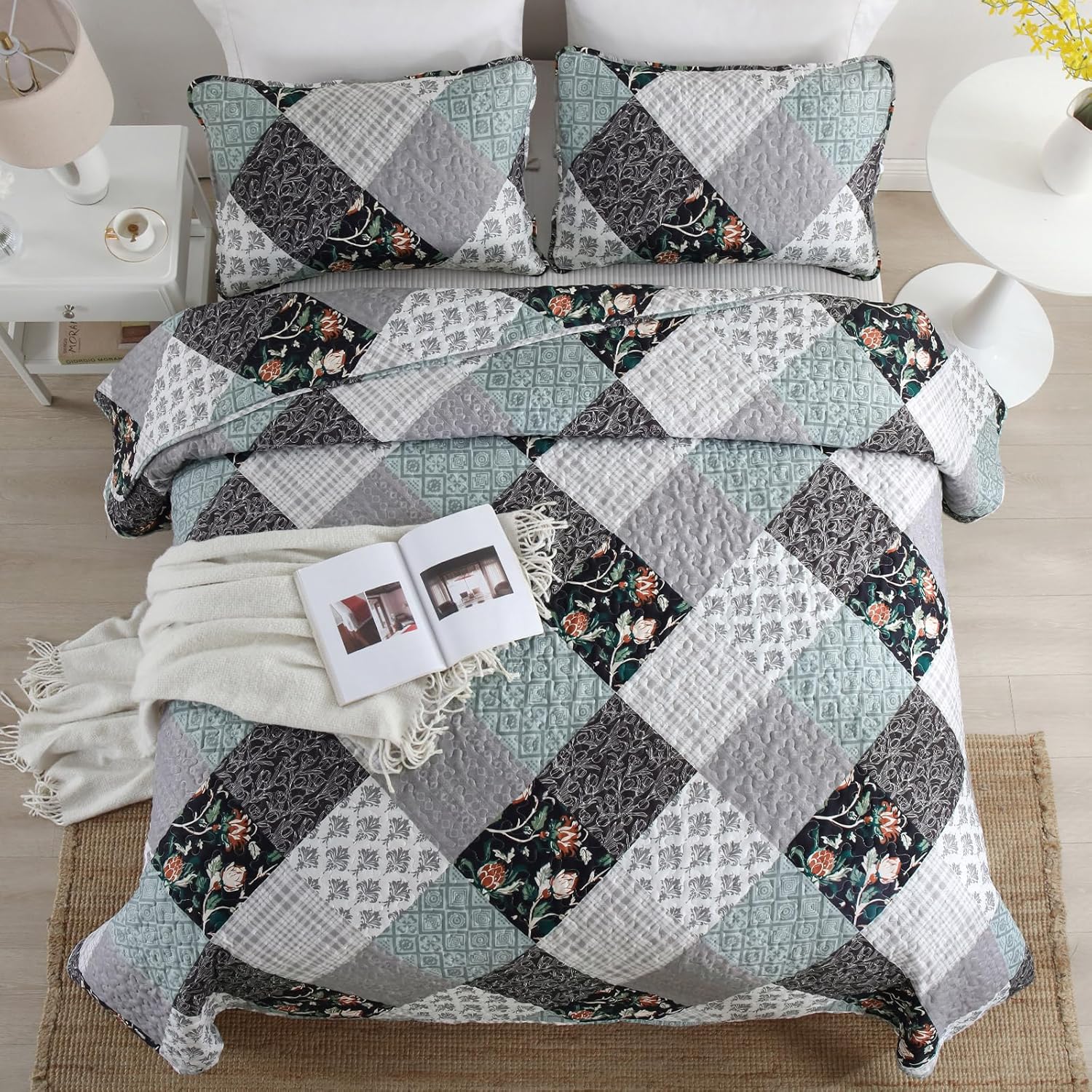 Xruibed Floral Plaid Patchwork Quilt Set Queen Size 3 Pieces Blue Gray Bedspread Set Reversible Quilt Bedding Set Microfiber Bedding Bedspread Coverlet Set for All Season(Queen 96"x90") - Image 3
