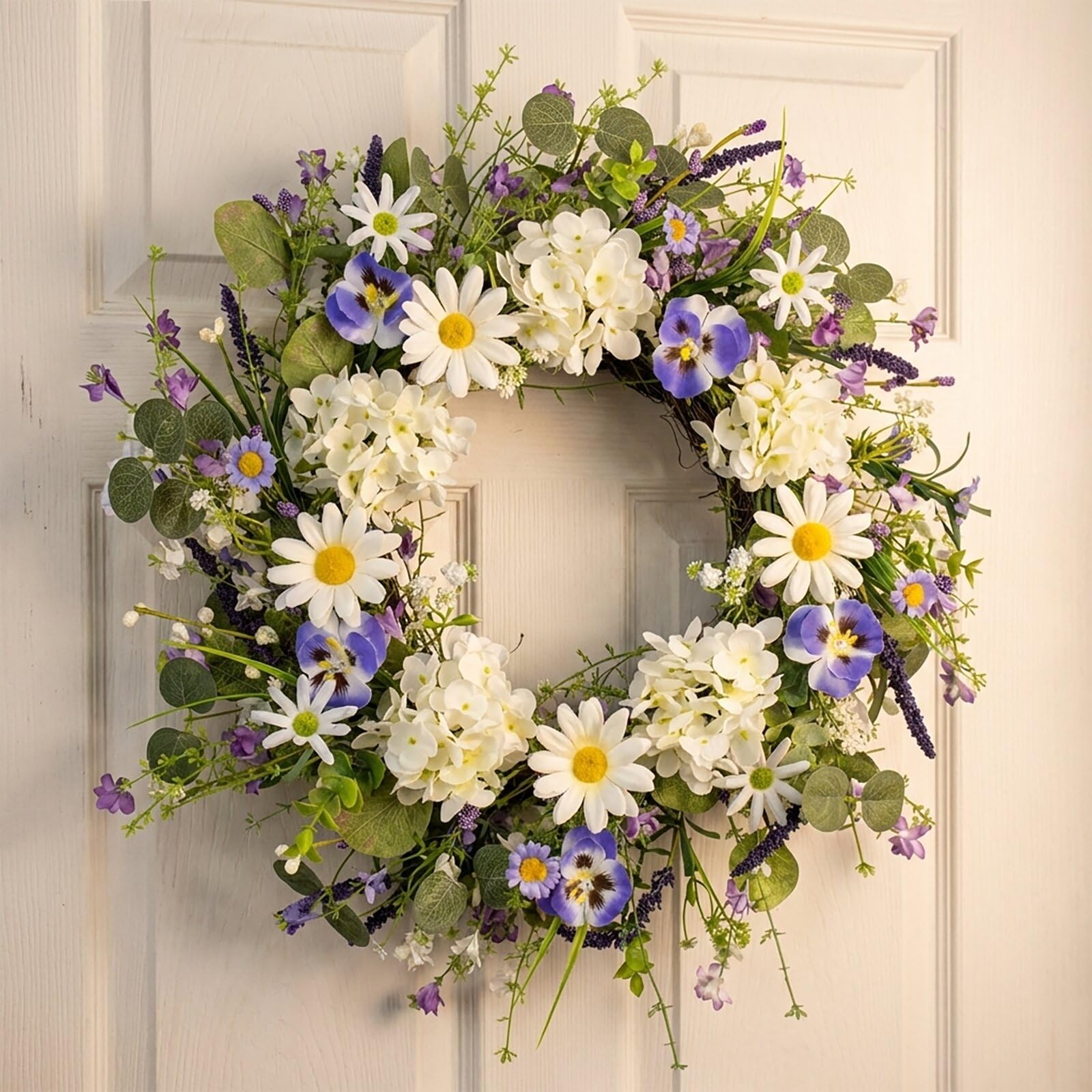 Couronne de porte à ressort avec fleur blanche 55,9 cm