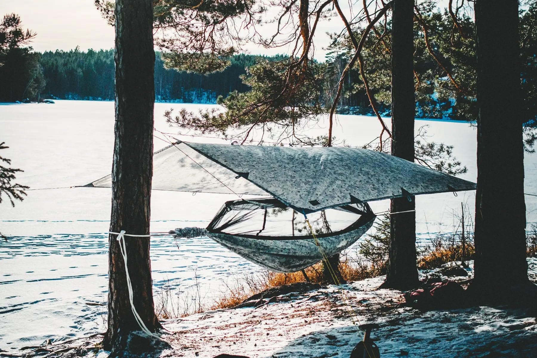 DD Hammocks Frontline Hammock - Winter MC: Amaca mimetica leggera con zanzariera per campeggio ed escursionismo