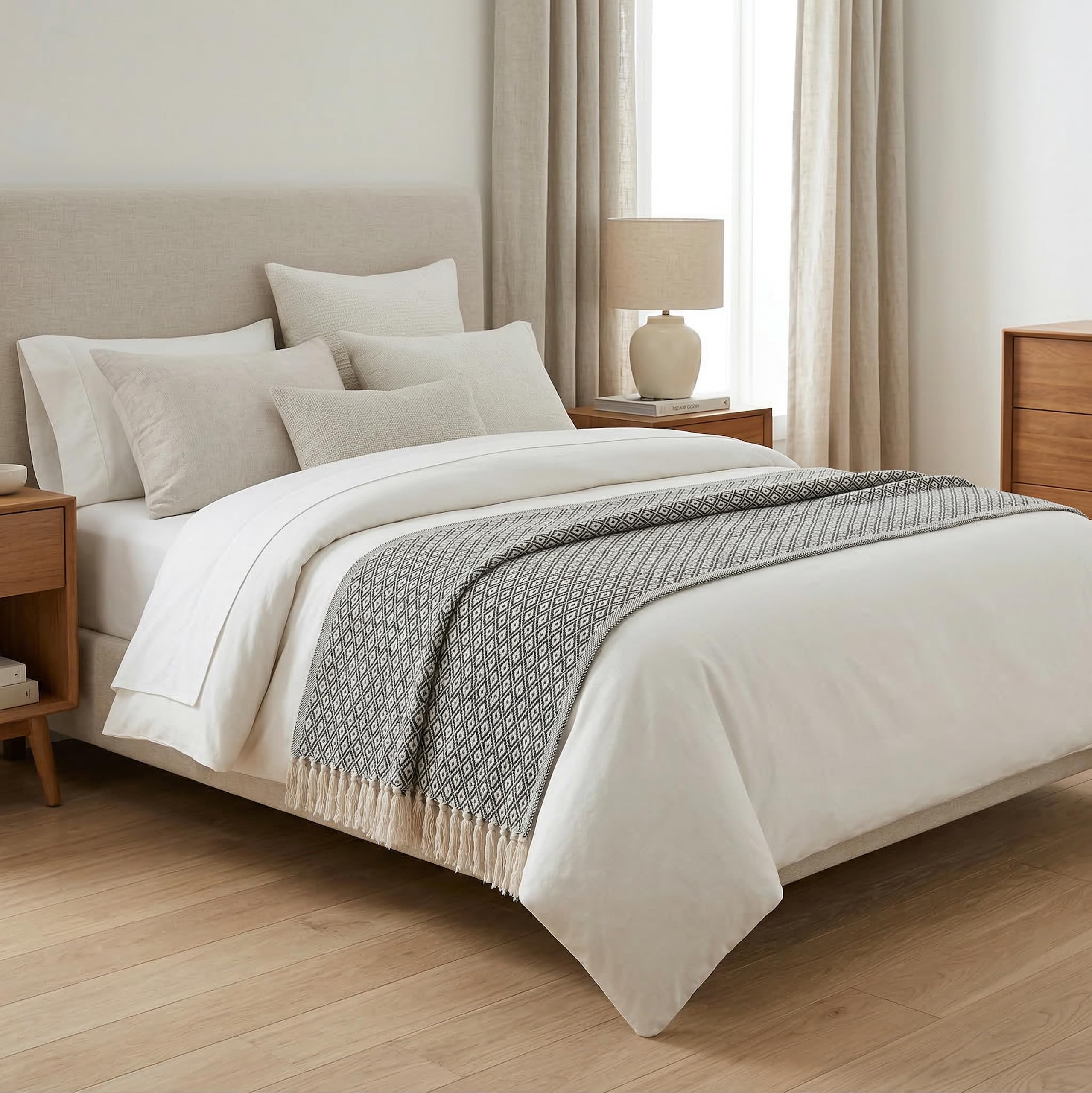 Americanflat 100% bawełniany koc narzuta na kanapę, 127 x 152 cm, neutralny na każdą porę roku, lekki, przytulny, miękki koc i narzuty na łóżko, sofę lub krzesło, do użytku wewnątrz lub na zewnątrz [czarny kremowy szewron]