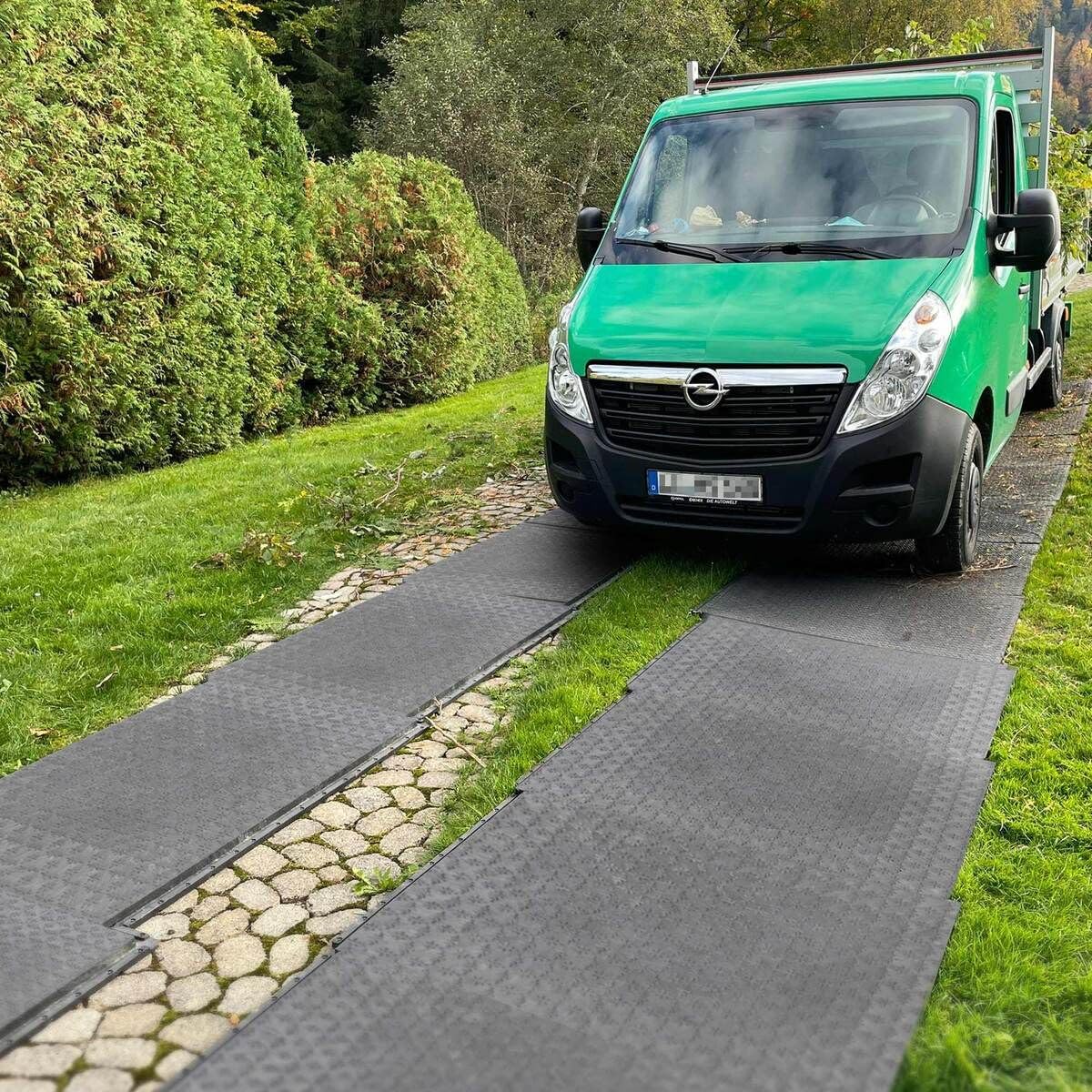 blizz-z Bodenschutzplatte Easy Maße: 118 x 84 cm x 32 mm (4 Stück) | bis 20 Tonnen Last bei tragfähigem Untergrund | aus PVC | für Baustellen, Lagerflächen, Events, Stallungen | Made in EU