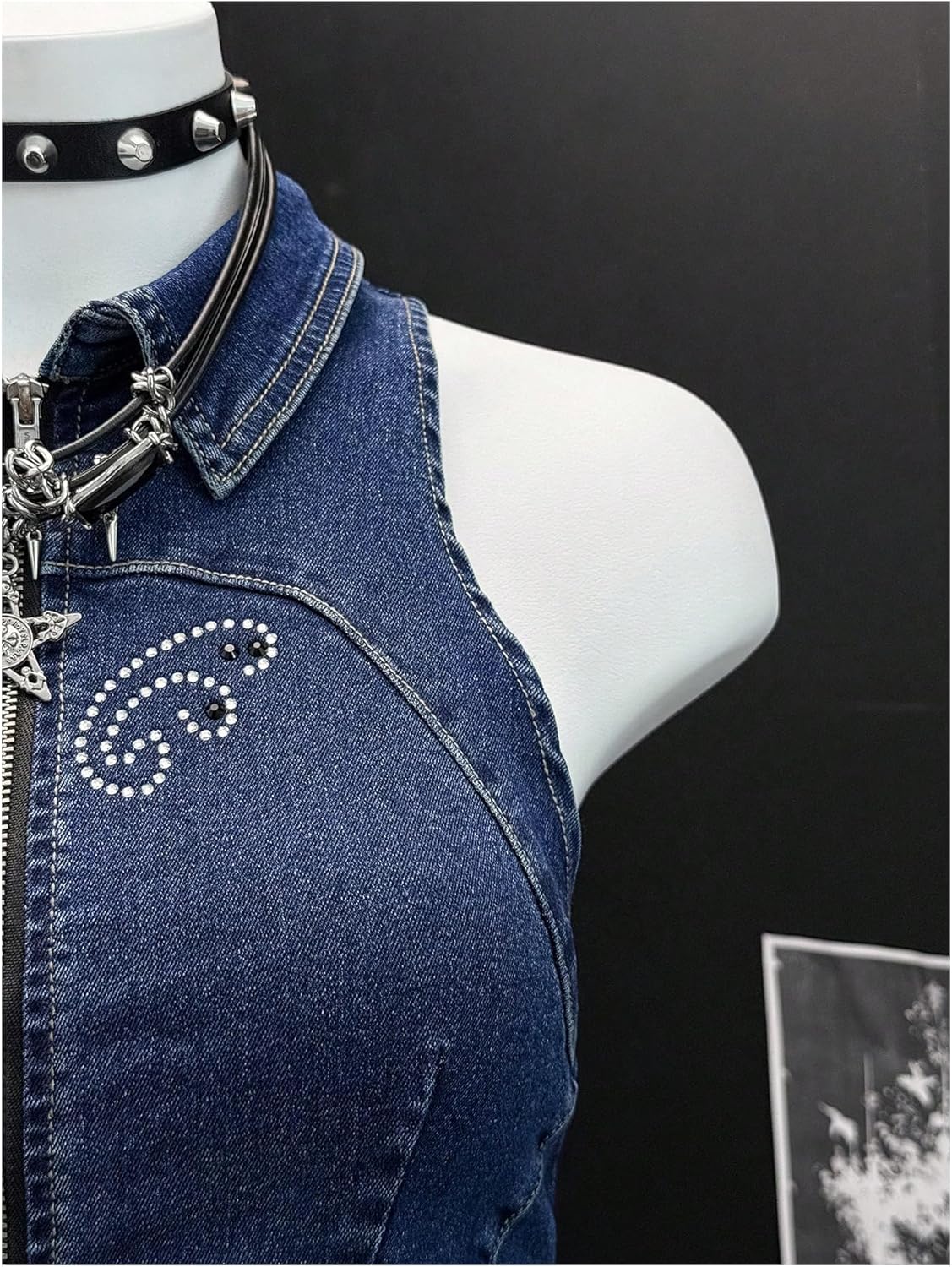 WDIRARA Women's Zip Up Denim Vest Y2k Collared Sleeveless Jean Tank Tops - Image 4