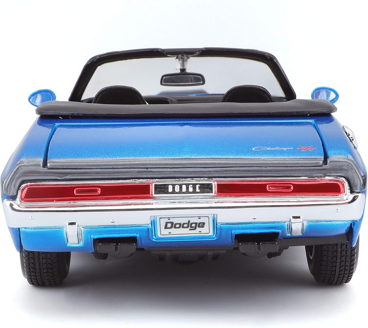 Maisto 1:24 Scale 1970 Dodge Challenger R/T Convertible Diecast Vehicle (Colors May Vary)