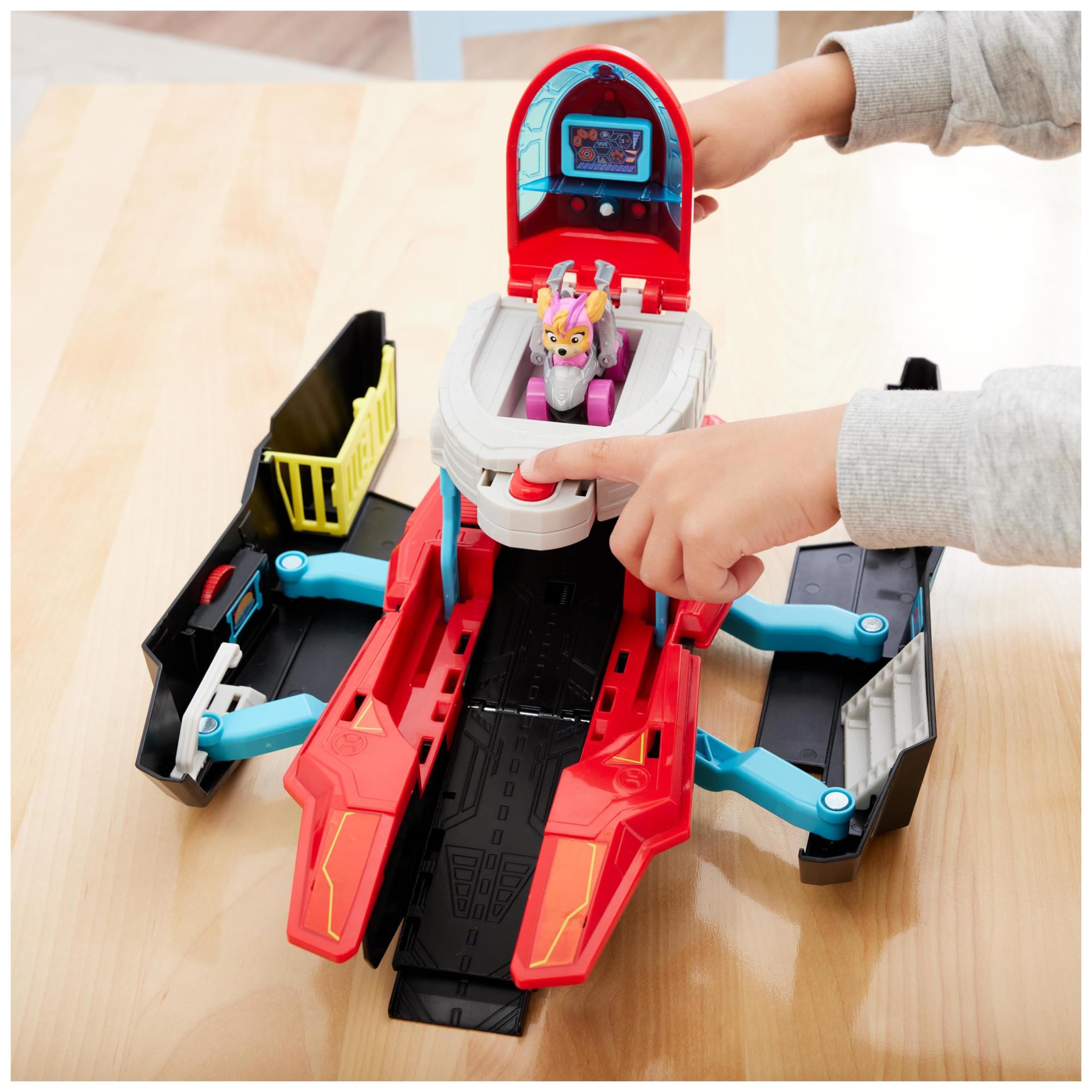 Paw Patrol: Il Super Film, Giocattolo Pup Squad Aircraft Carrier HQ Trasformabile con Personaggio Chase e Pup Squad Racer di Skye, Giocattoli per Bambini e Bambine, 3+ Anni