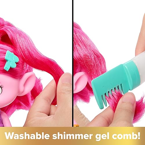 Miniatura 4 de Mattel Muñeca DreamWorks Trolls Band Together y más de 15 accesorios, muñeca de moda Queen Poppy con peine de purpurina