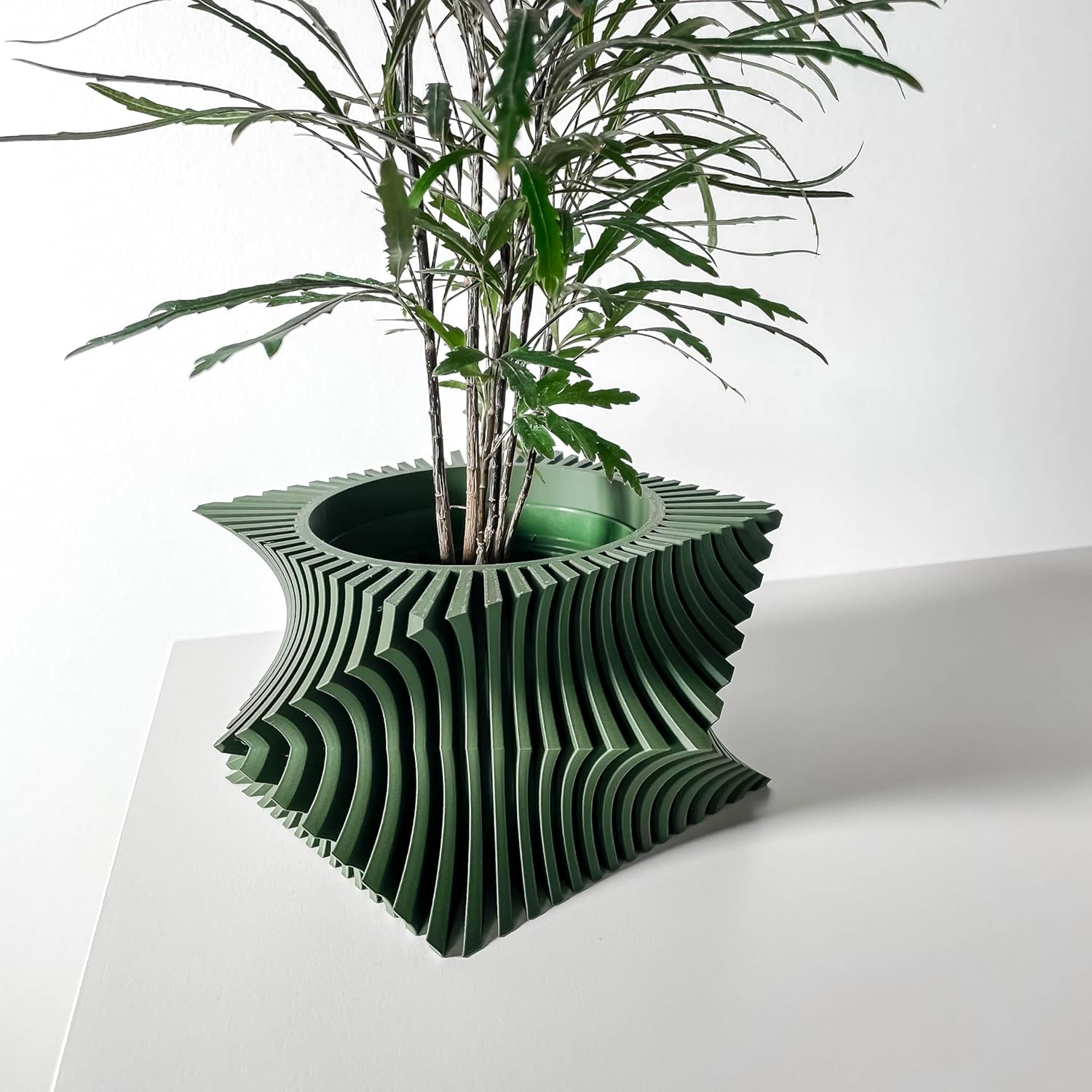 Aeon Twist Modern Planter – Black Sculptural Plant Pot for Indoor Decor Geometric Design with Drainage – Unique Home Accent for Living Room, Office, or Shelf (Green, Compact Structure: 6" x 4" WH)
