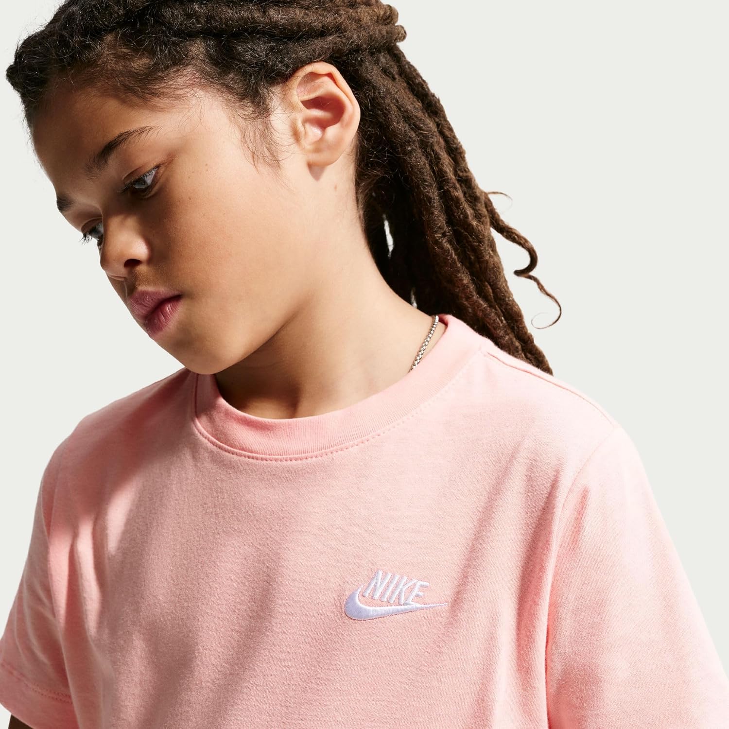 Nike Unisex Big Kids' Sportswear Club T-Shirt - Boys and Girls