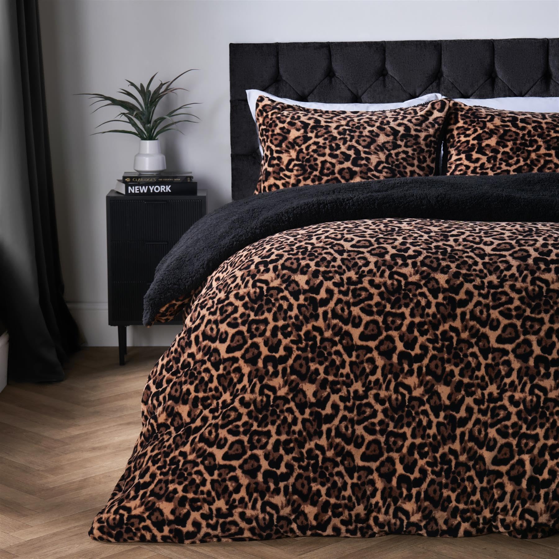 OHS Leopard Sherpa Fleece Reversible Duvet Cover Set with Pillowcase - Double - Natural