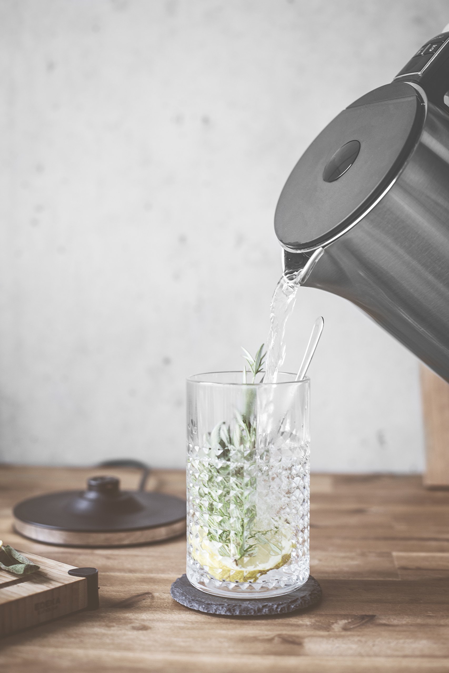 Gastroback 42436 Design Wasserkocher Cool Touch, doppelwandiger Edelstahl-Behälter 1,5 Liter, 2.200 Watt, 18/8, 1.5 liters, silber, schwarz